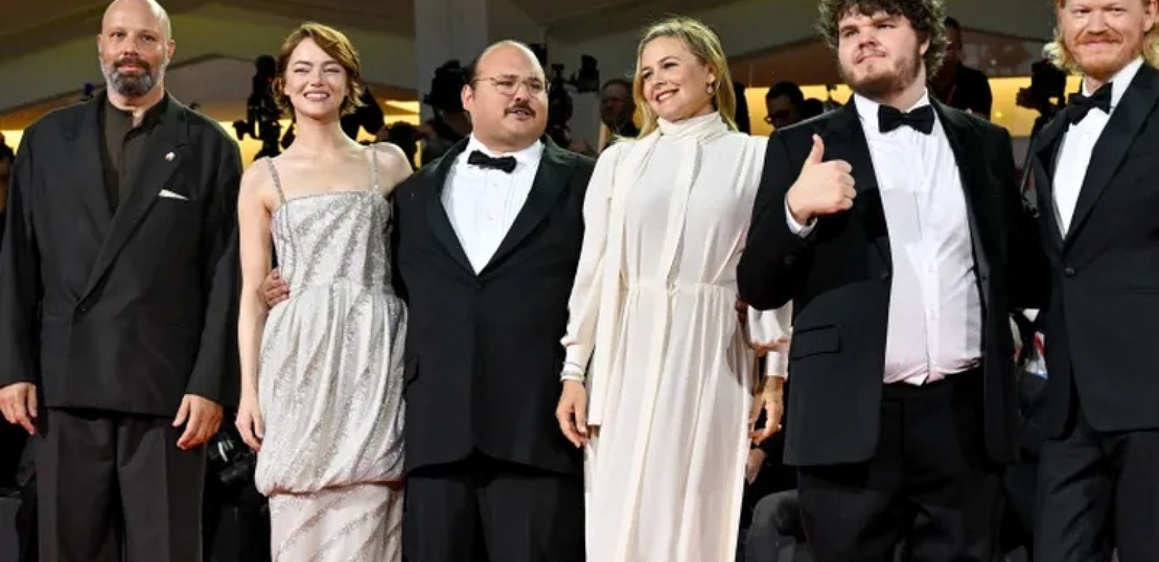 Γιώργος Λάνθιμος και Έμα Στόουν αποθεώθηκαν στη Βενετία για το «Bugonia» - Τους χειροκροτούσαν όρθιοι σχεδόν 7 λεπτά (βίντεο)