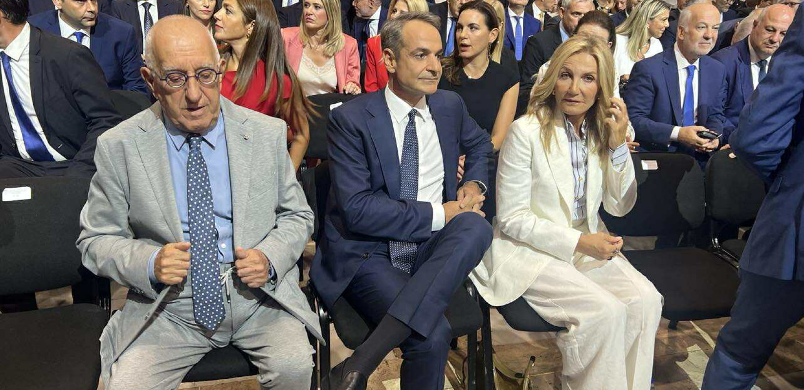 Στο «Βελλίδειο» ο Μητσοτάκης: Ανακοινώνει μέτρα στήριξης 1,7 δις και μεταρρυθμίσεις ως το 2030 (βίντεο)