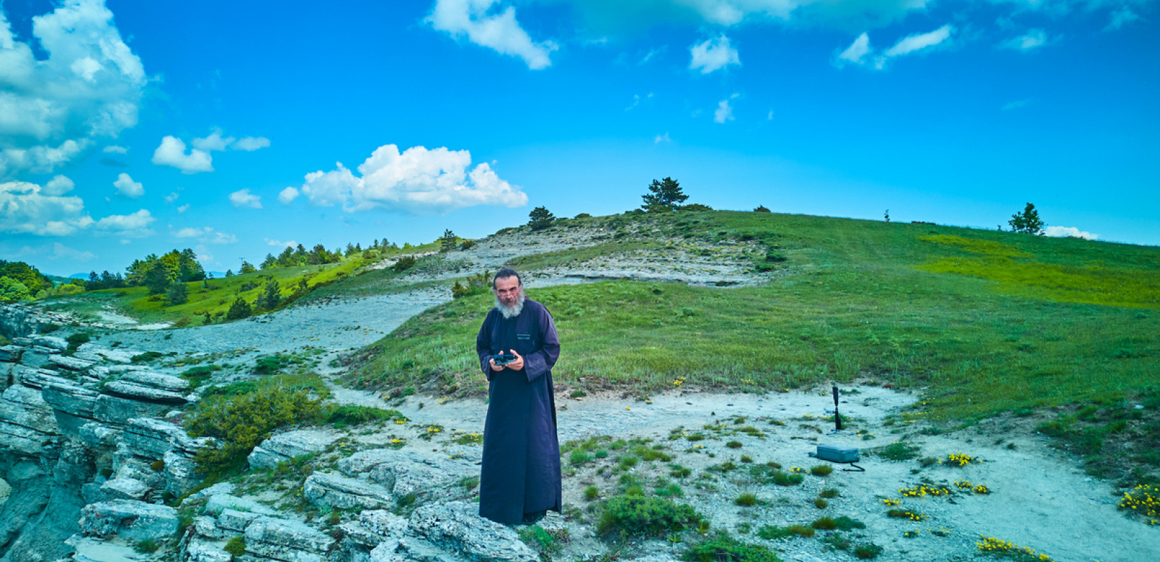 Ο... Παπα-razzi, με με κανάλι στο YouTube, drone και κάμερες που προβάλλει το Βόιο Κοζάνης