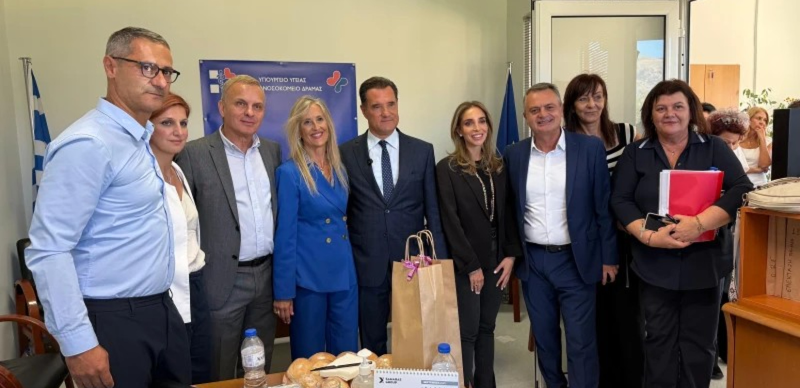 Ο Άδωνις Γεωργιάδης επισκέφθηκε το Γενικό Νοσοκομείο Δράμας - «Μου ζήτησαν συγγνώμη για τα επεισόδια» (βίντεο)