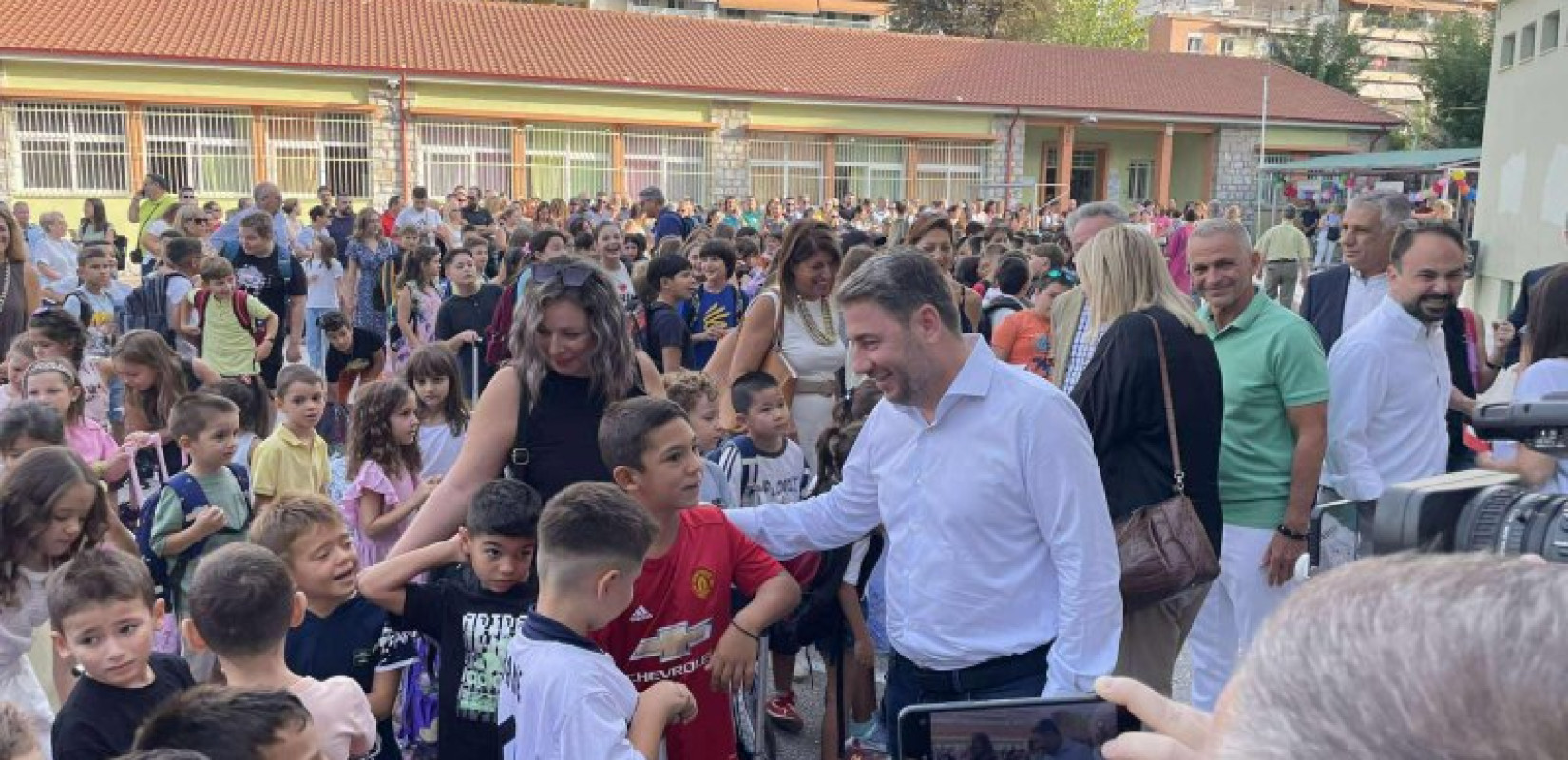 Ανδρουλάκης από Θεσσαλονίκη: Το μέλλον των παιδιών μας η δημόσια Παιδεία - Ενίσχυση των υποδομών, στήριξη της ειδικής αγωγής (βίντεο)