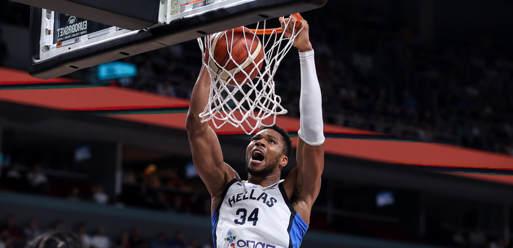 Ευρωμπάσκετ: Η FIBA αποθέωσε τον Γιάννη Αντετοκούνμπο με ένα απολαυστικό βίντεο