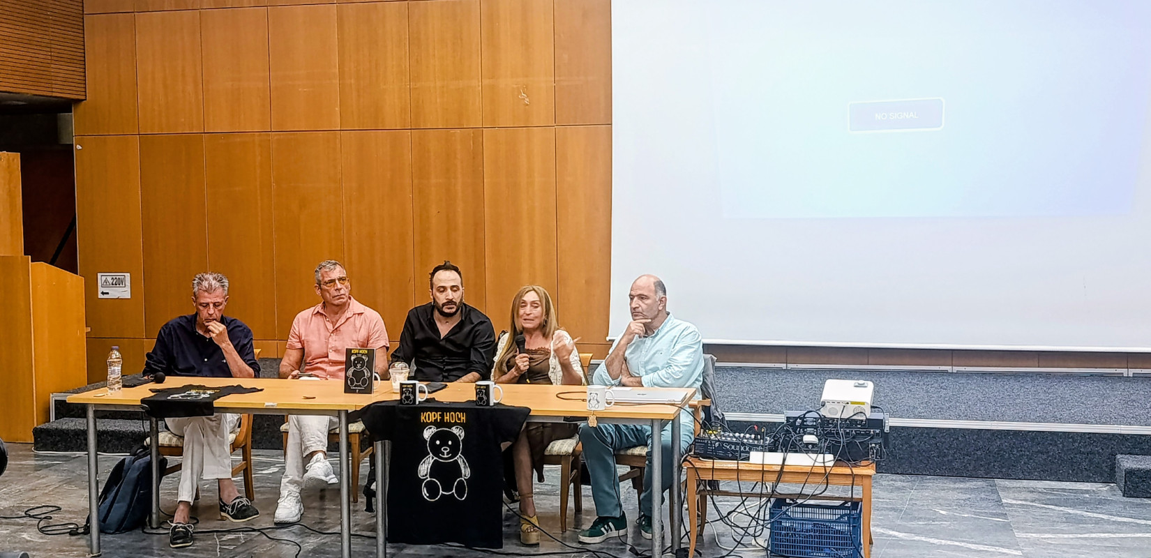 «Ψηλά το Κεφάλι»: Ένα βιβλίο αφιερωμένο στη ζωή, ακόμη και σε όσους είναι εθισμένοι… - Ο Φάνης έπιασε πάτο, αλλά αναγεννήθηκε