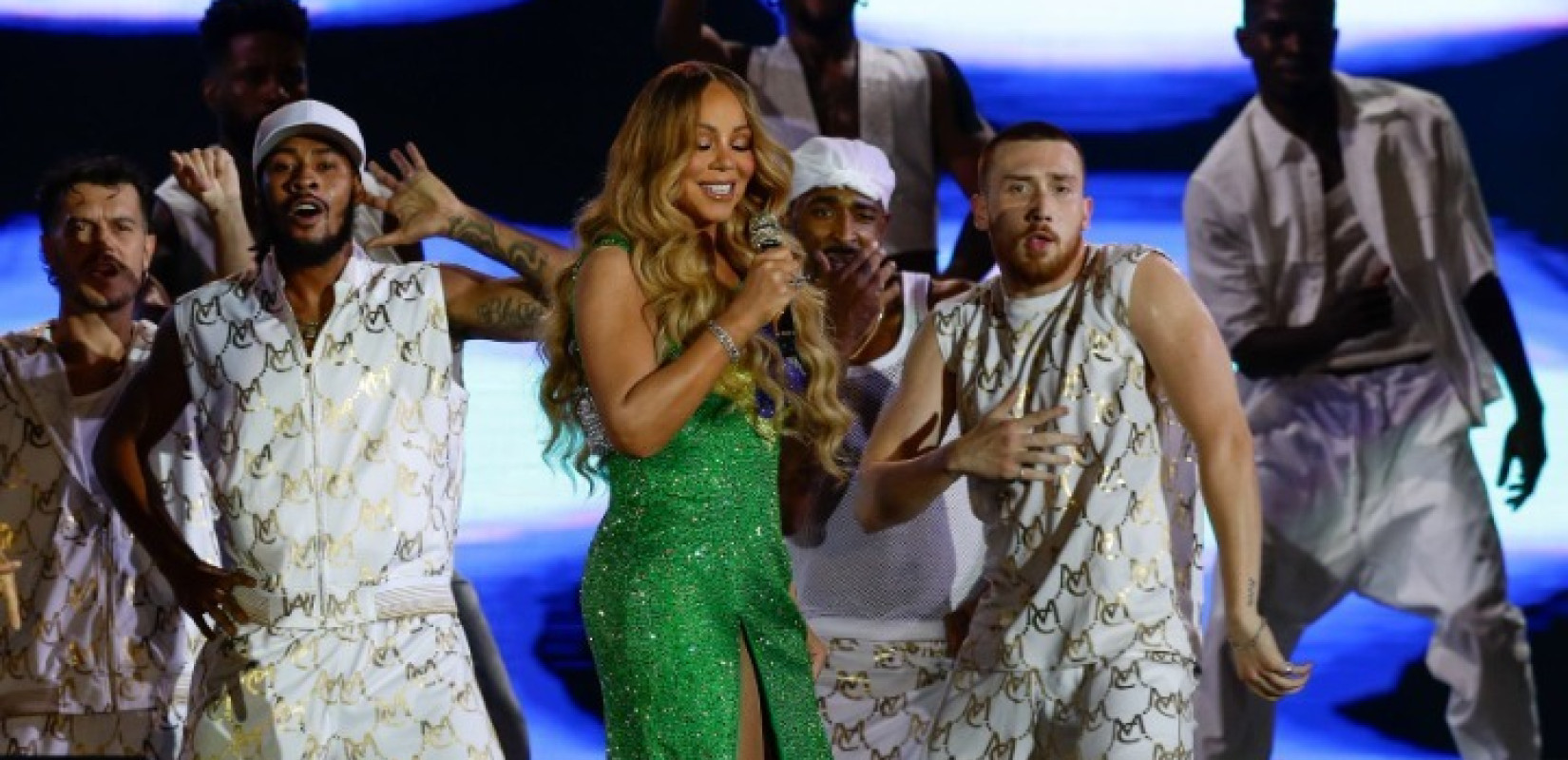 Συναυλία σε πλωτή σκηνή στο τροπικό δάσος του Αμαζονίου θα δώσει η Μαράια Κάρεϊ