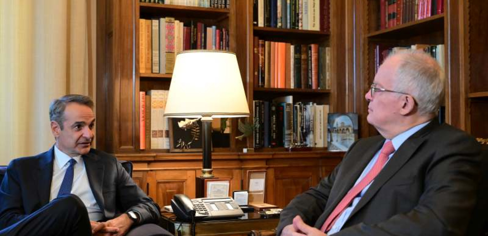 Μητσοτάκης: Μειώνουμε φόρους και αυξάνουμε τους καθαρούς μισθούς - Κάθε χρόνο το αναπτυξιακό πλεόνασμα θα επιστρέφεται στην κοινωνία με δίκαιο τρόπο