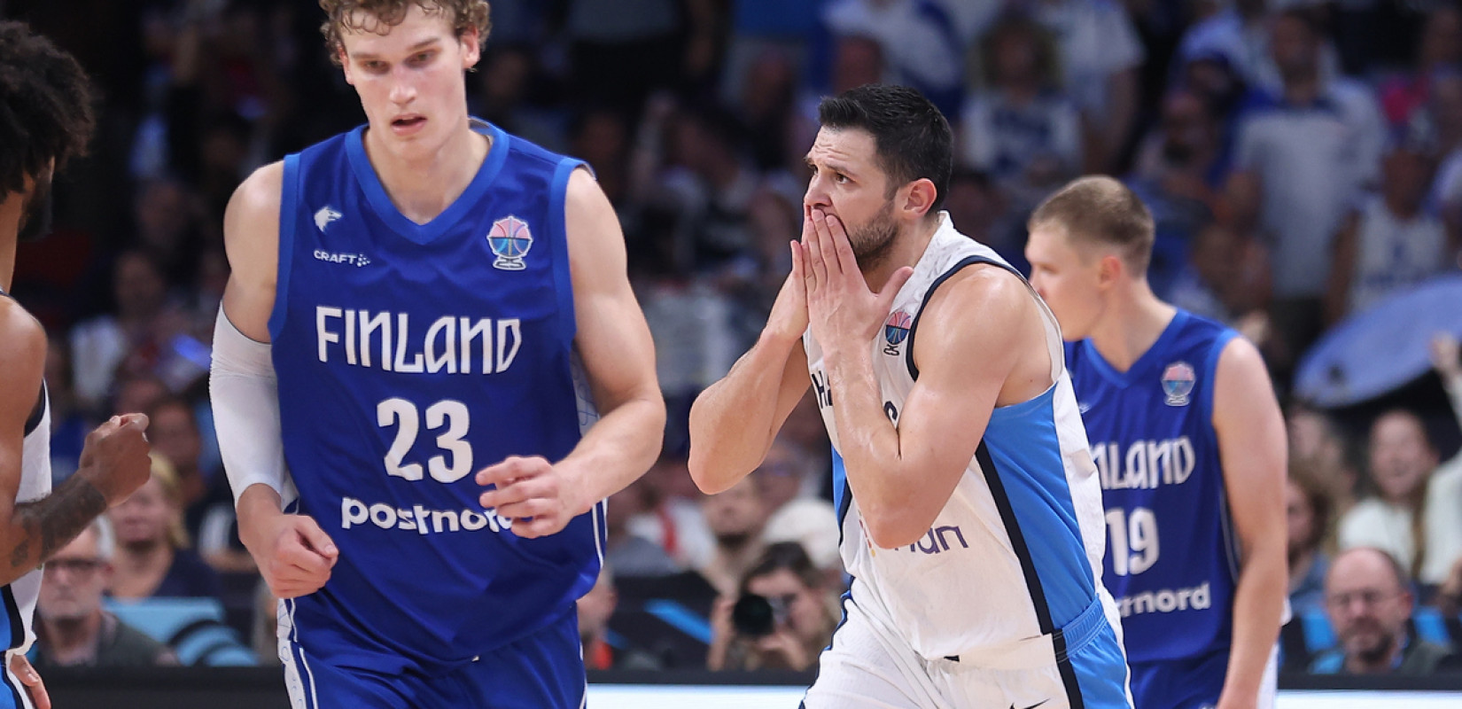 Ευρωμπάσκετ: Τα δάκρυα του Παπανικολάου μετά την κατάκτηση του χάλκινου μεταλλίου (βίντεο)