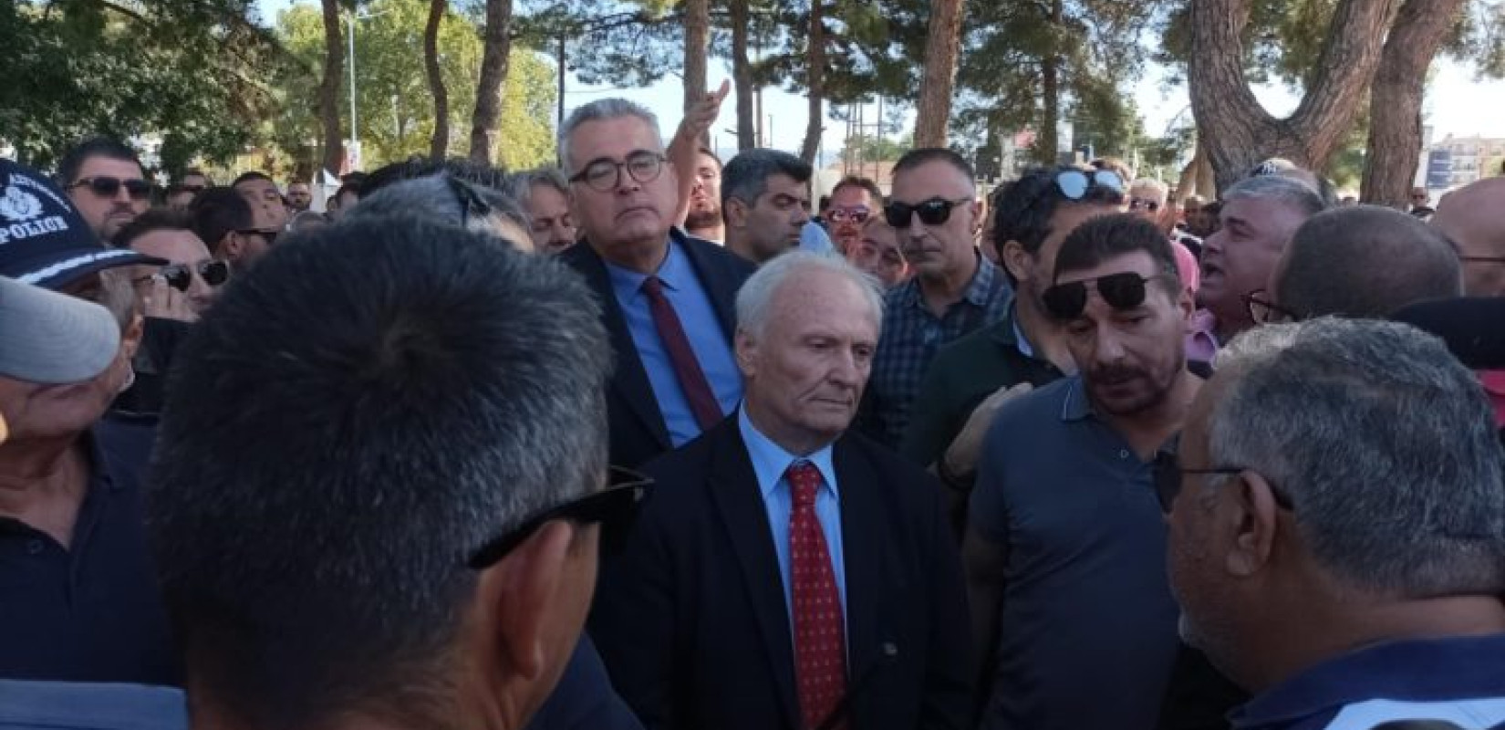 Σέρρες: Ένταση στη συνάντηση αγροτών με τον Υφυπουργό Αγροτικής Ανάπτυξης – Αποχώρησε ο Γ. Ανδριανός