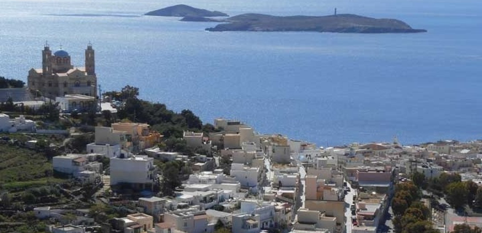 Σύρος: Το κυκλαδονήσι που σαρώνει διεθνώς και κλέβει τις καρδιές των ταξιδιωτών