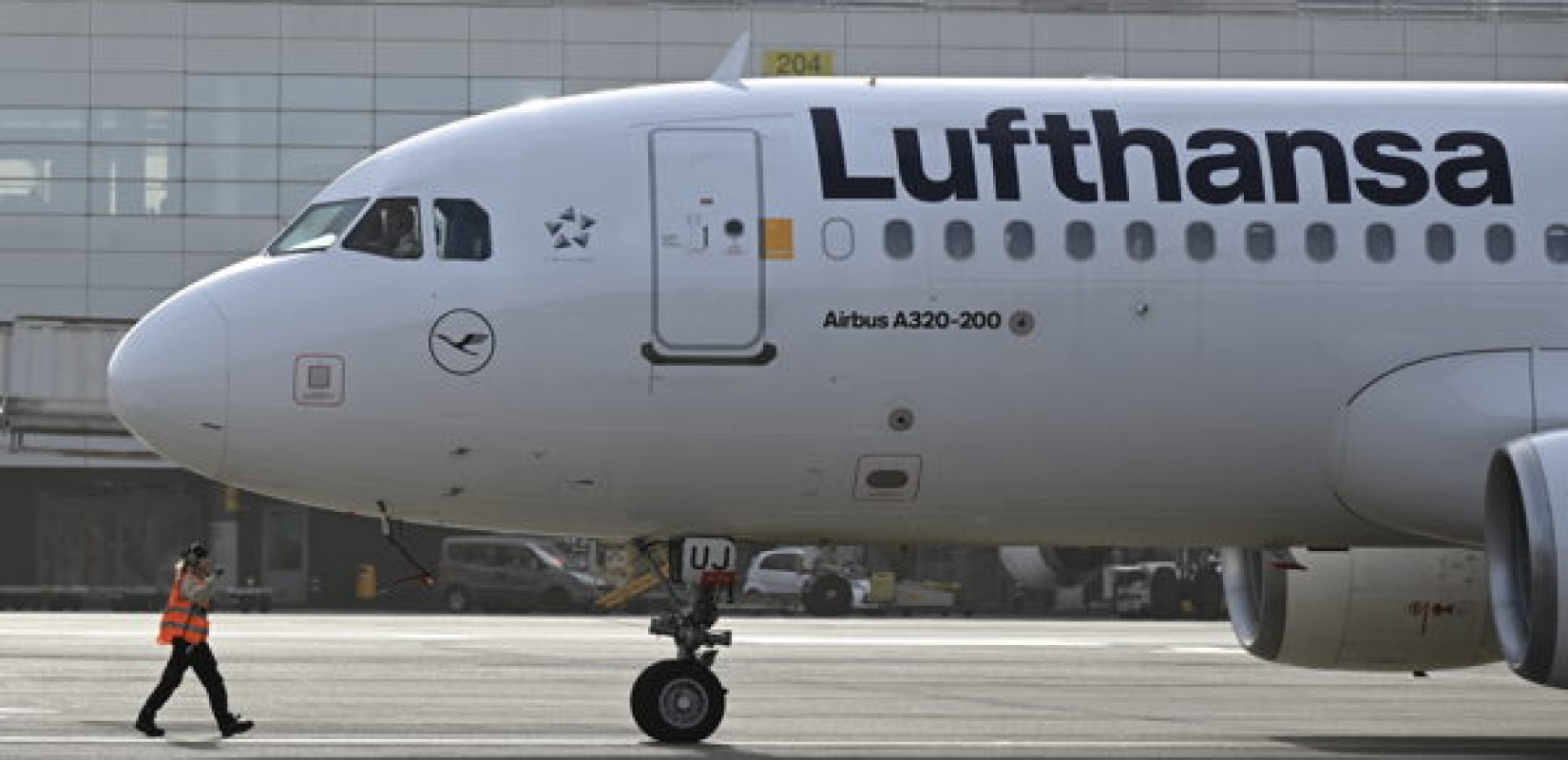 Μαζικές απολύσεις στην Lufthansa: Η αεροπορική καταργεί 4.000 θέσεις εργασίας