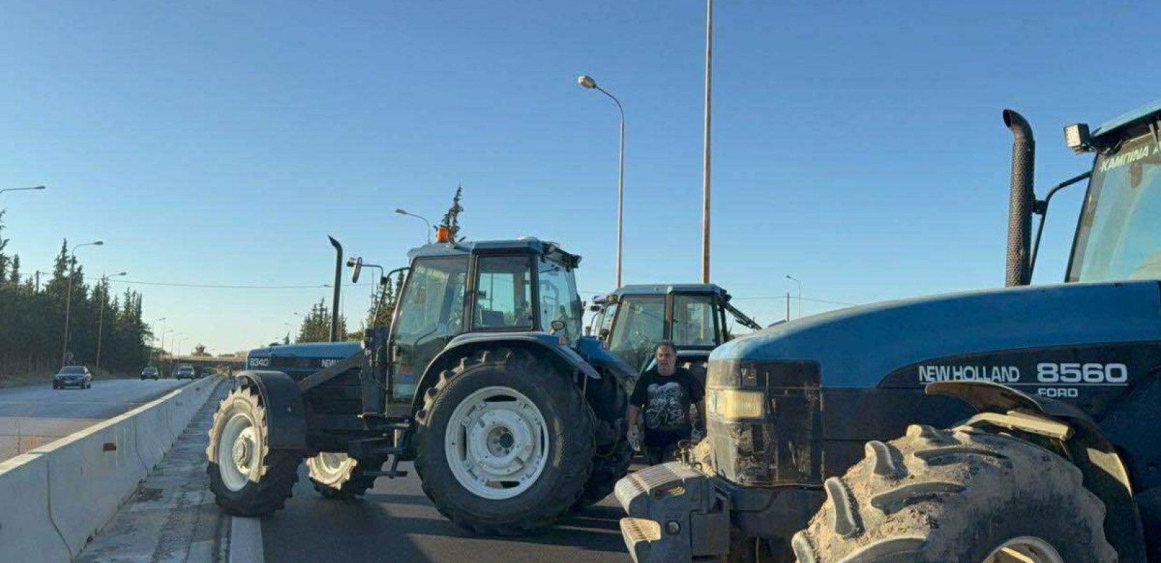 Χαλκιδική: Συμβολικός δίωρος αποκλεισμός από αγρότες και κτηνοτρόφους στη Νέα Τρίγλια