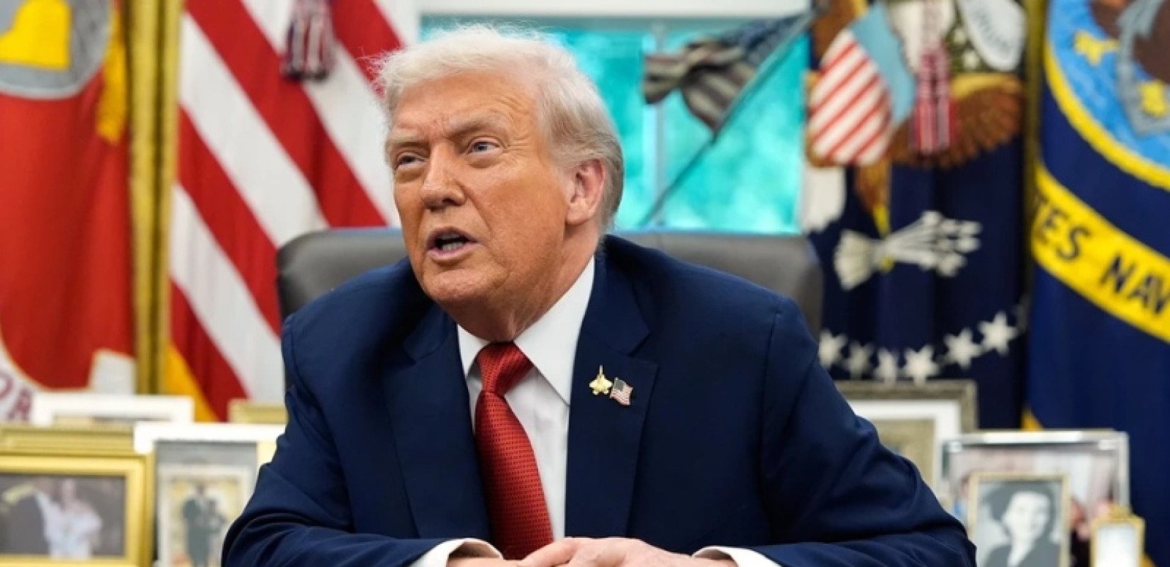 Ν. Τραμπ: «Θα καταλάβουμε την Γροιλανδία με τον έναν ή με τον άλλον τρόπο - Η άμυνά τους βασίζεται σε δύο έλκηθρα με σκύλους»