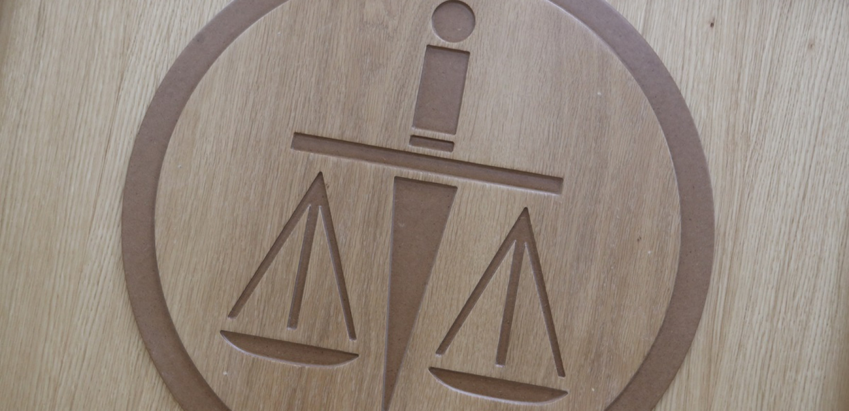 Γενική Επιτροπεία της Επικρατείας των Τακτικών Διοικητικών Δικαστηρίων: Δεν τυγχάνει ιδιαίτερης μεταχείρισης η σύζυγος του Ά. Σκέρτσου