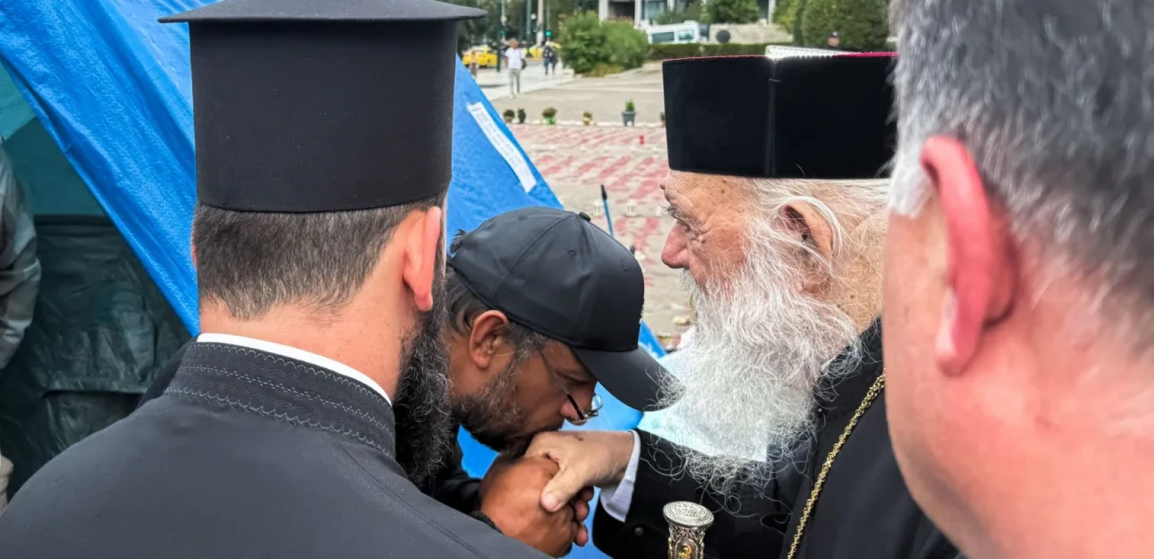 Πάνος Ρούτσι: Στο πλευρό του ο αρχιεπίσκοπος Ιερώνυμος