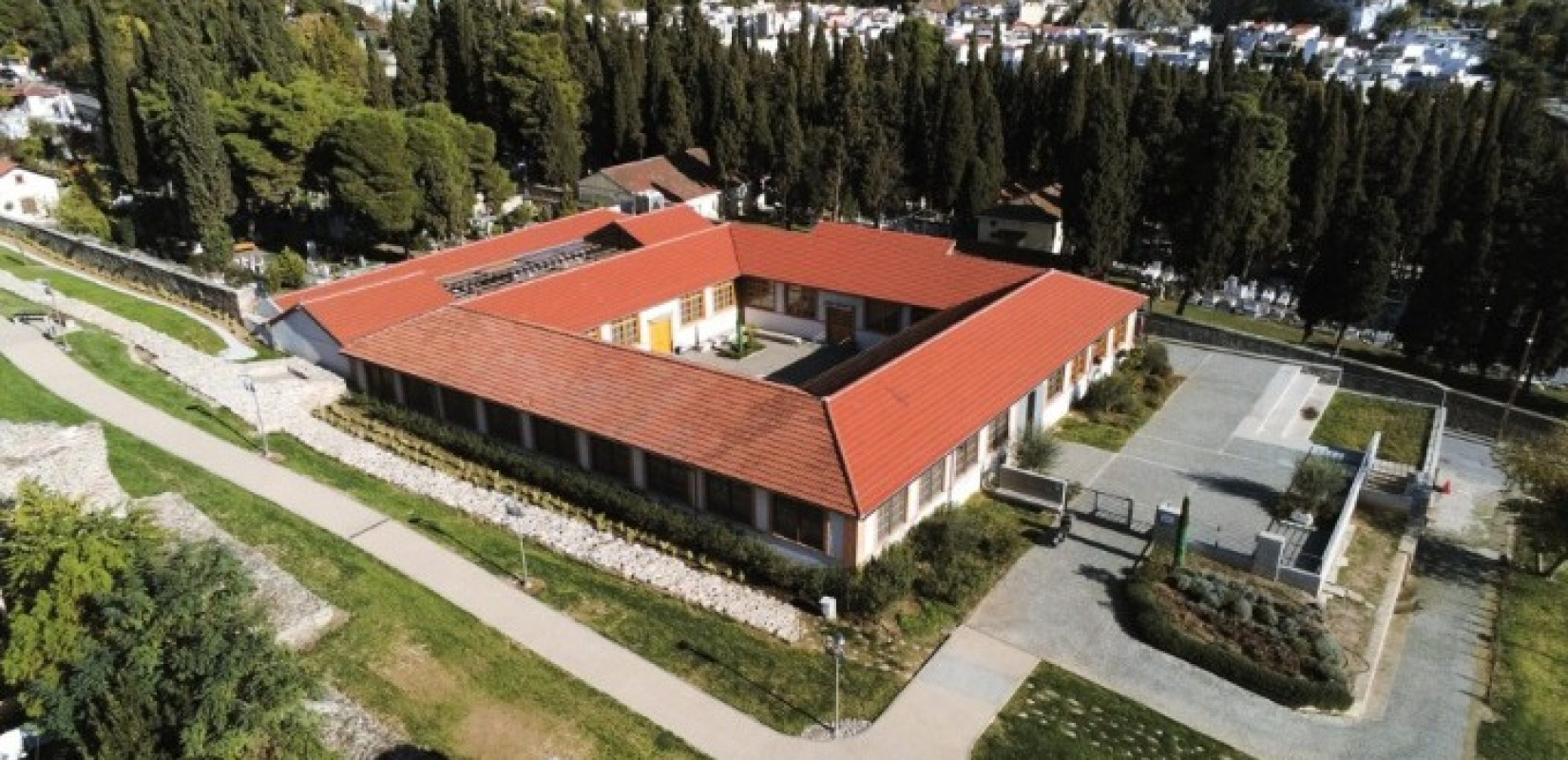 Πολυχώρος Πολιτισμού Ισλαχανέ: Από ορφανοτροφείο του 19ου αιώνα σε σύμβολο αρχιτεκτονικής ανθεκτικότητας