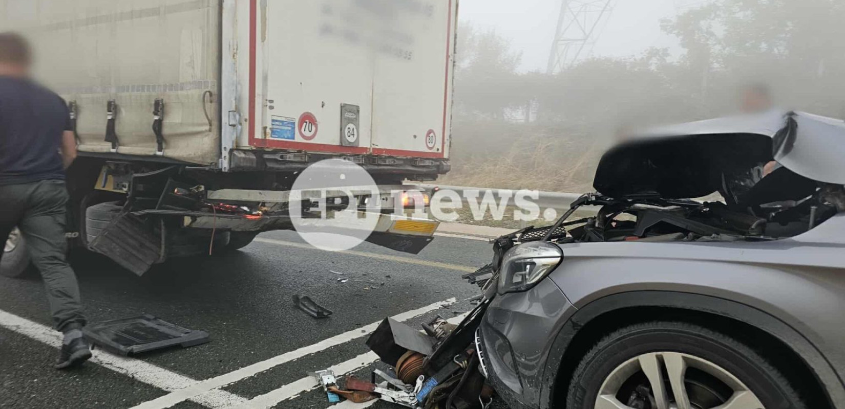 Τροχαίο ατύχημα πριν τα διόδια Πολυμύλου με εμπλοκή νταλίκας και ΙΧ - Κλειστός ο δρόμος για μισή ώρα (βίντεο)