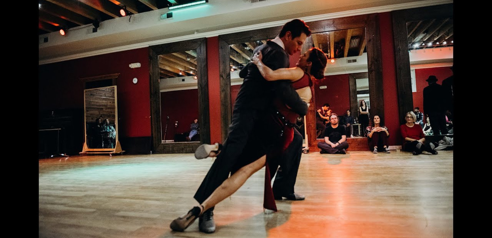 Θεσσαλονίκη: Το τάνγκο άνοιξε την αγκαλιά του για να υποδεχτεί καρκινοπαθείς και άτομα με μειωμένη όραση