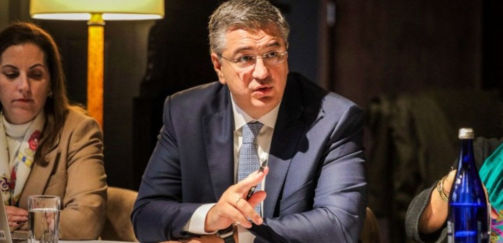 Απ. Τζιτζικώστας «Το αεροδρόμιο της Αθήνας είναι το πρώτο ενεργειακά αυτόνομο στην Ελλάδα»