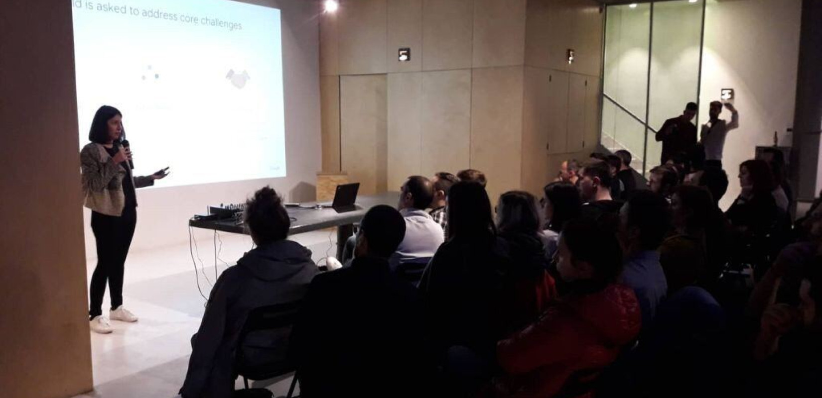 Στον δρόμο για ένα κόσμο με τεχνητή νοημοσύνη 