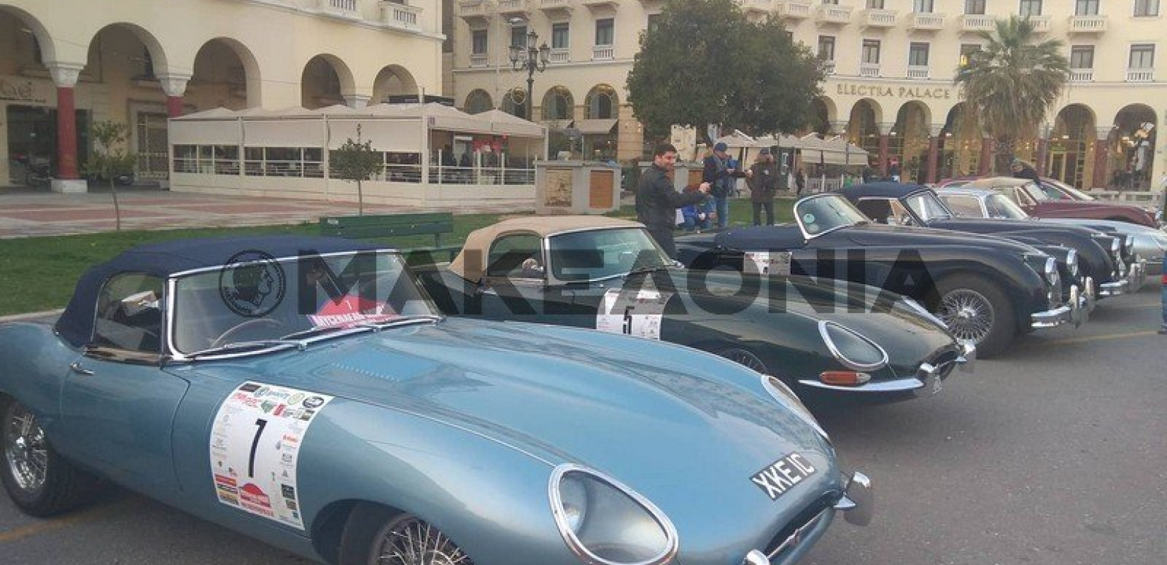 Ιστορικά μοντέλα της Jaguar στο κέντρο της Θεσσαλονίκης (Φωτ.)