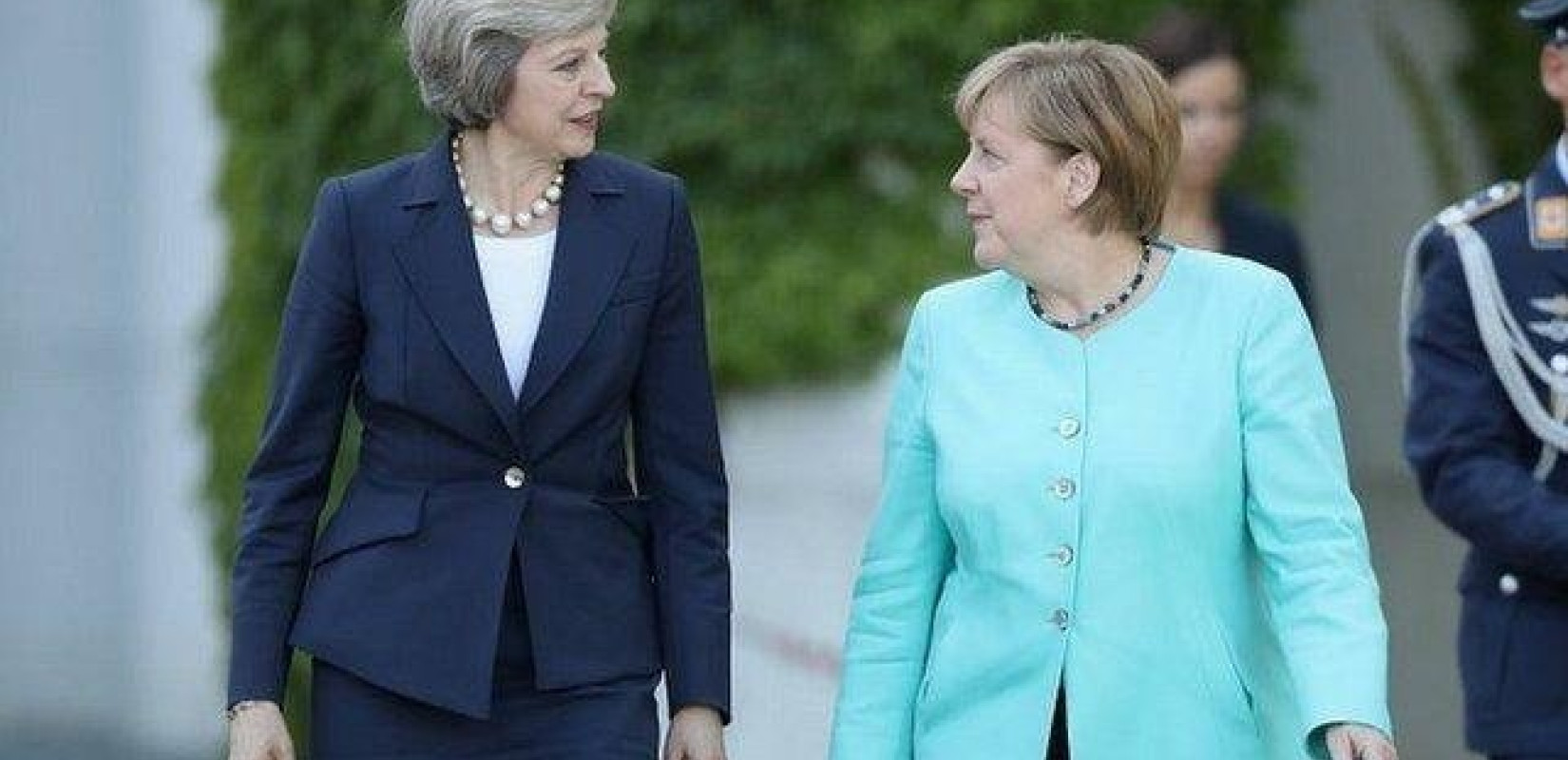 Brexit: Ύστατη προσπάθεια συνεννόησης στη συνάντηση Μέρκελ-Μέι