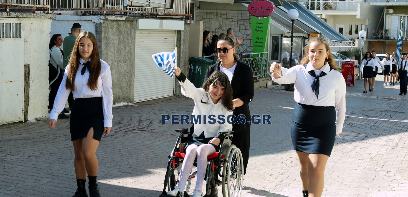 Βοιωτία: Η πρώτη παρέλαση της μικρής Αλεξίας μετά τον τραυματισμό της από αδέσποτη σφαίρα