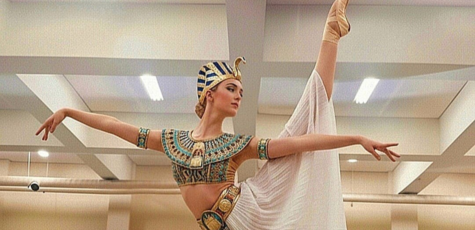 Μια Ελληνίδα πρίμα μπαλαρίνα ενώνει Ελλάδα και Αίγυπτο στα ιστορικά εγκαίνια του Grand Egyptian Museum