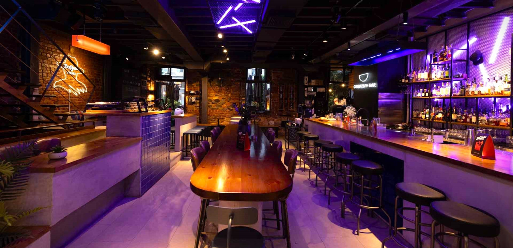 Blue Cup: Από τον καφέ του τρίτου κύματος…στο πρώτο speakeasy bar της Θεσσαλονίκης