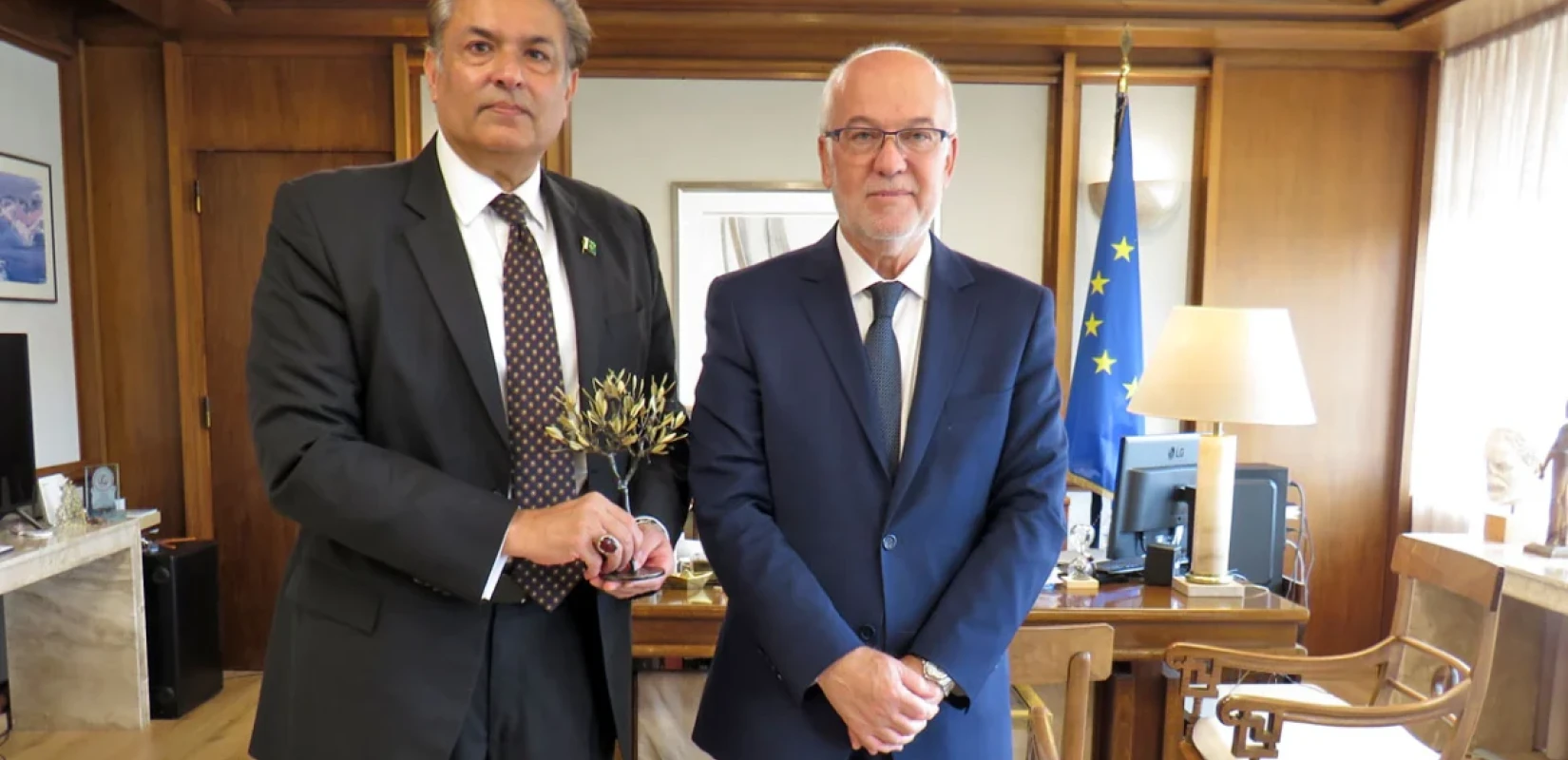 Συνάντηση Φλωρίδη με τον Πρέσβη του Πακιστάν: Η παράνομη μετανάστευση το θέμα της συζήτησης τους