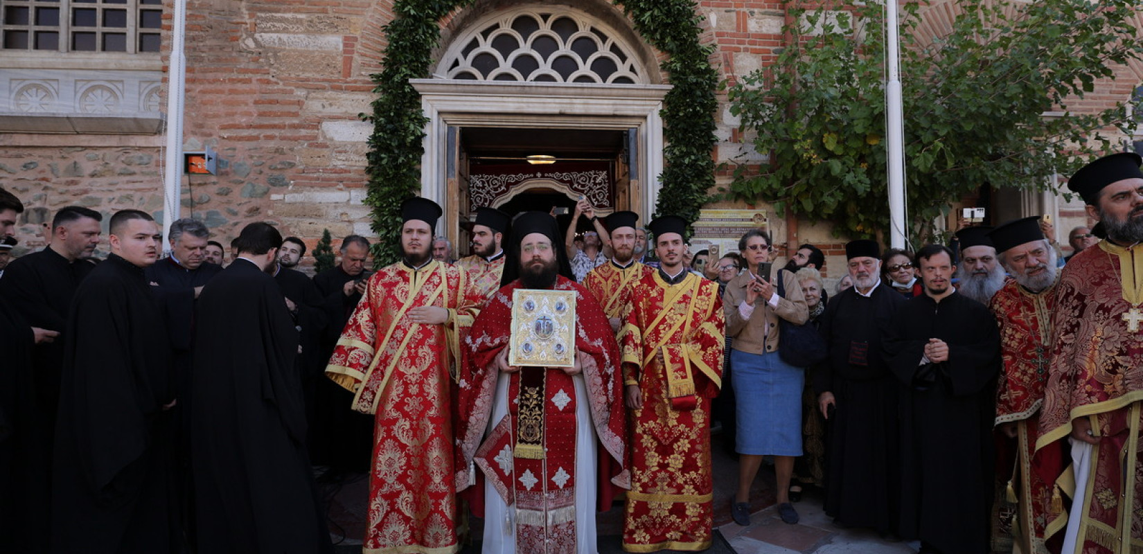 Θεσσαλονίκη: Η λιτάνευση των ιερών εικόνων και λειψάνων για τον εορτασμό του Αγίου Δημητρίου