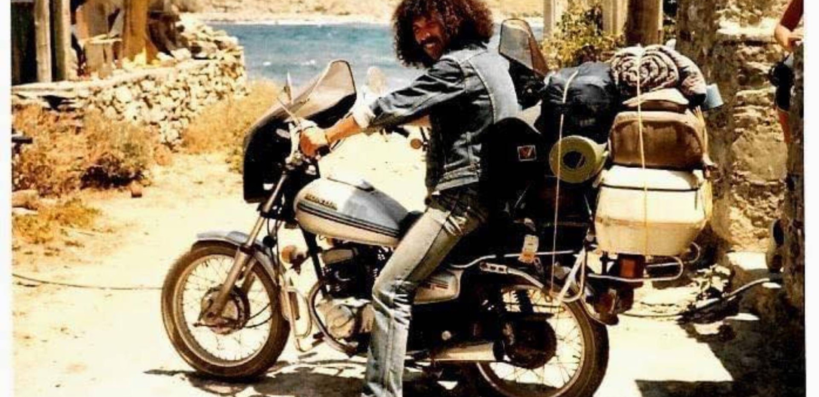 Θλίψη στην ελληνική ροκ σκηνή: Πέθανε ο Γιώργος Ψωμόπουλος των Magic De Spell