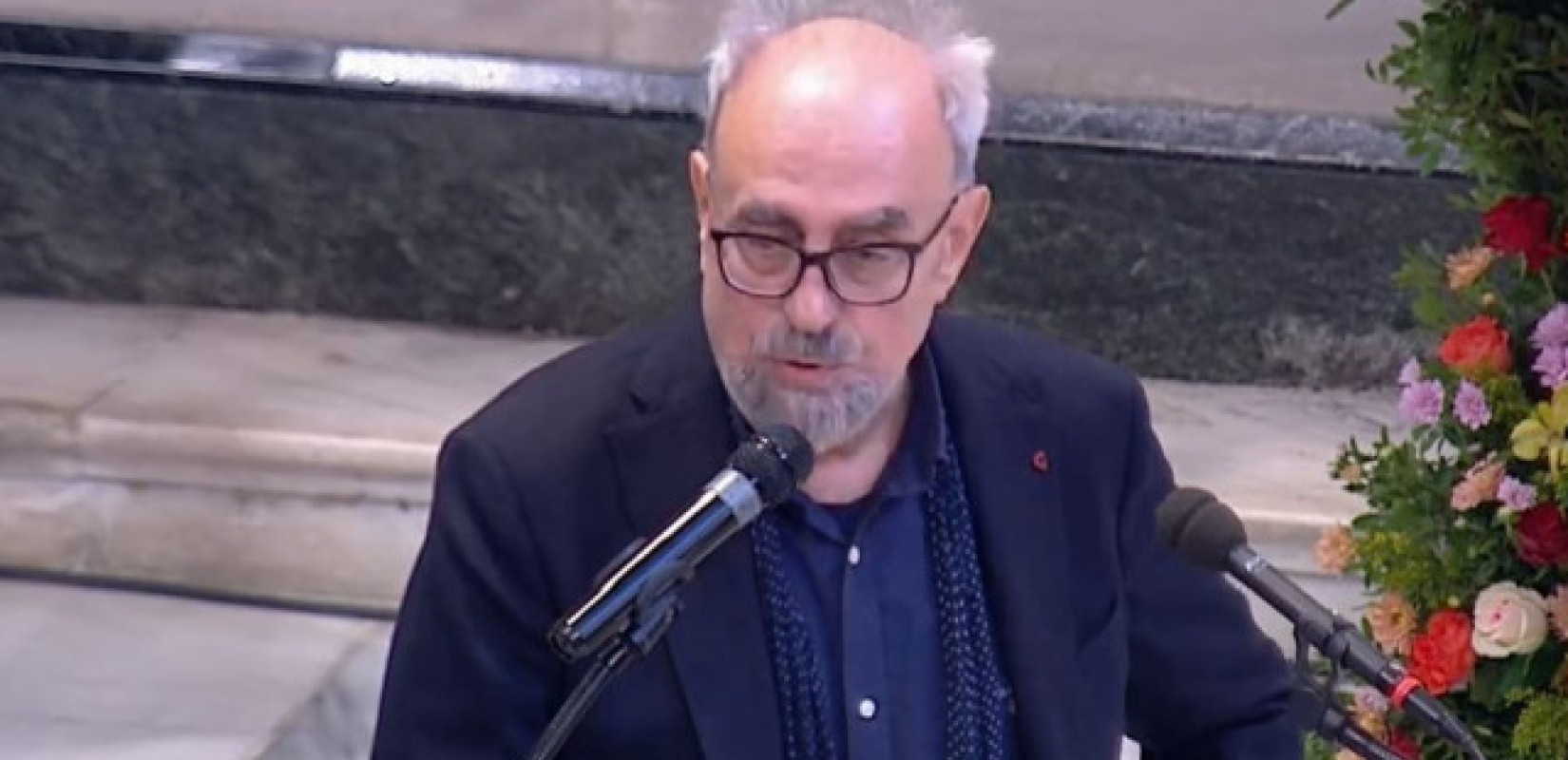 Γιώργος Σκαμπαρδώνης για Σαββόπουλο: «Ήρθα από τη Θεσσαλονίκη να σου μεταφέρω την οδύνη της πόλης» (βίντεο)