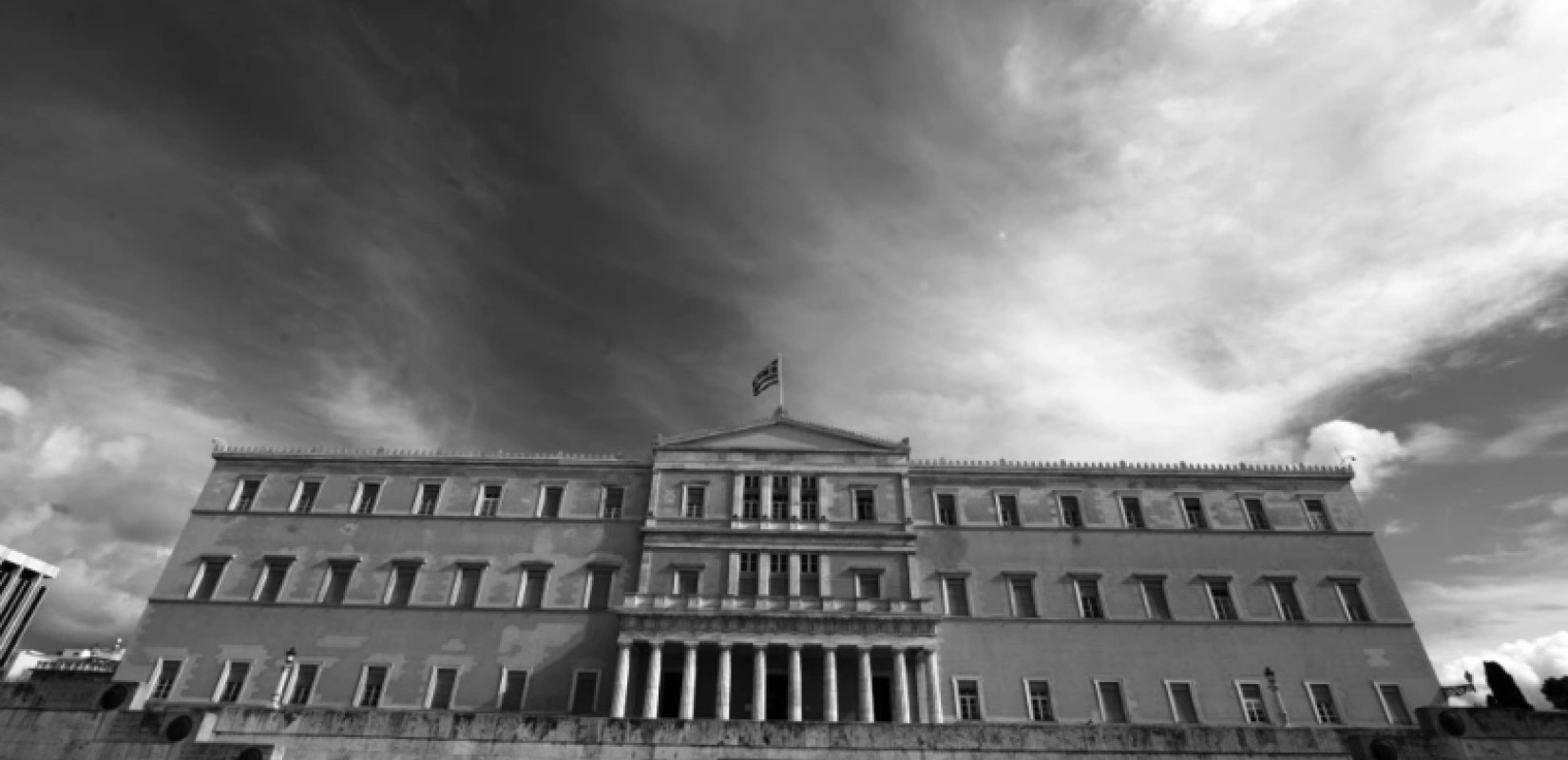 Απελευθέρωση της Αθήνας 1944: Η κατάληψη των Παλαιών Ανακτόρων και ο έλεγχος της πόλης