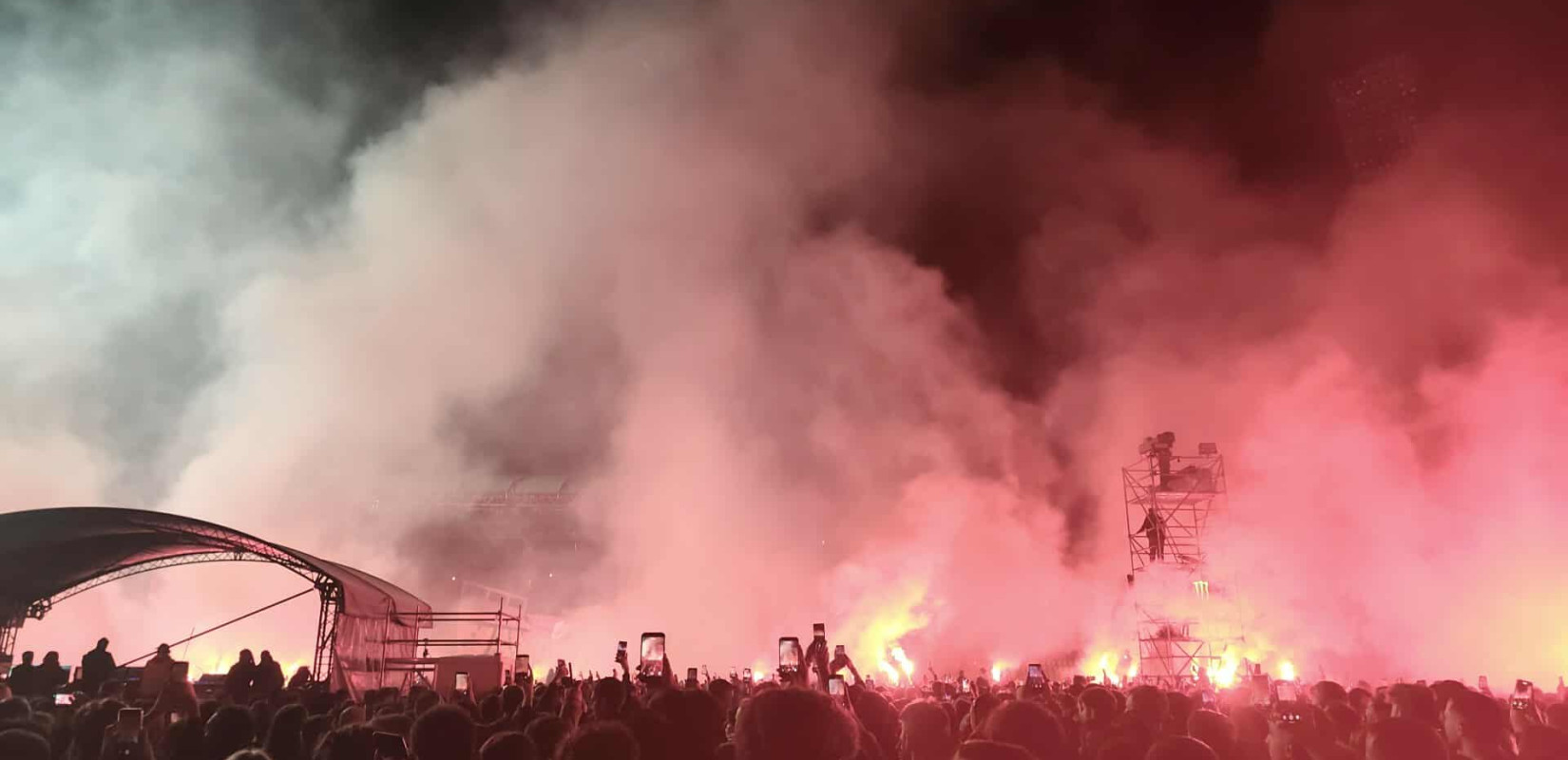 Θεσσαλονίκη: «Φωτιά» στο Καυταντζόγλειο έβαλε ο ΛΕΞ - Πάνω από 45.000 θεατές στη συναυλία του (βίντεο)