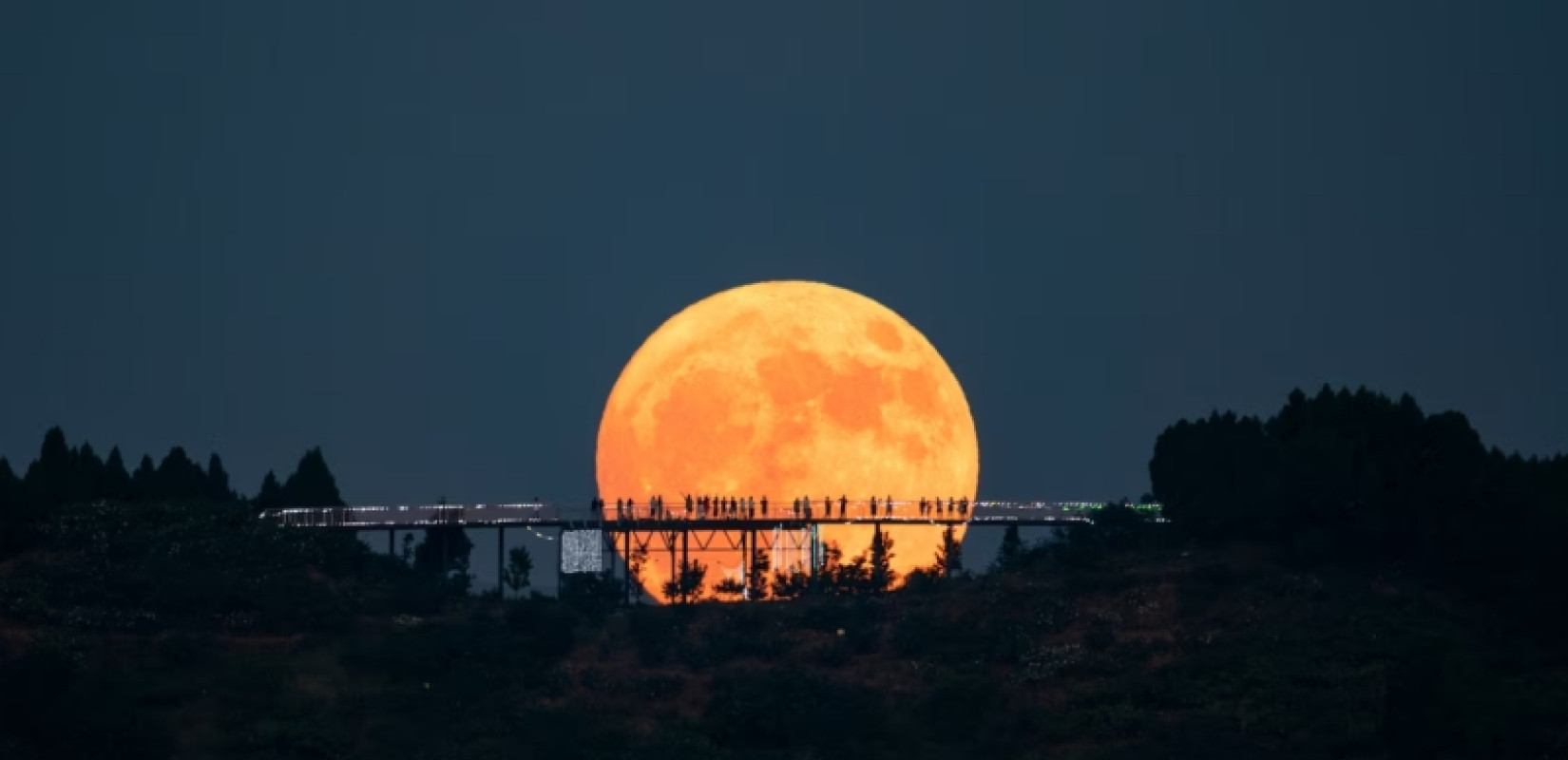 Η μεγαλύτερη και φωτεινότερη πανσέληνος του 2025 πλησιάζει - Το «φεγγάρι του κάστορα» στον ουρανό στις 5 Νοεμβρίου