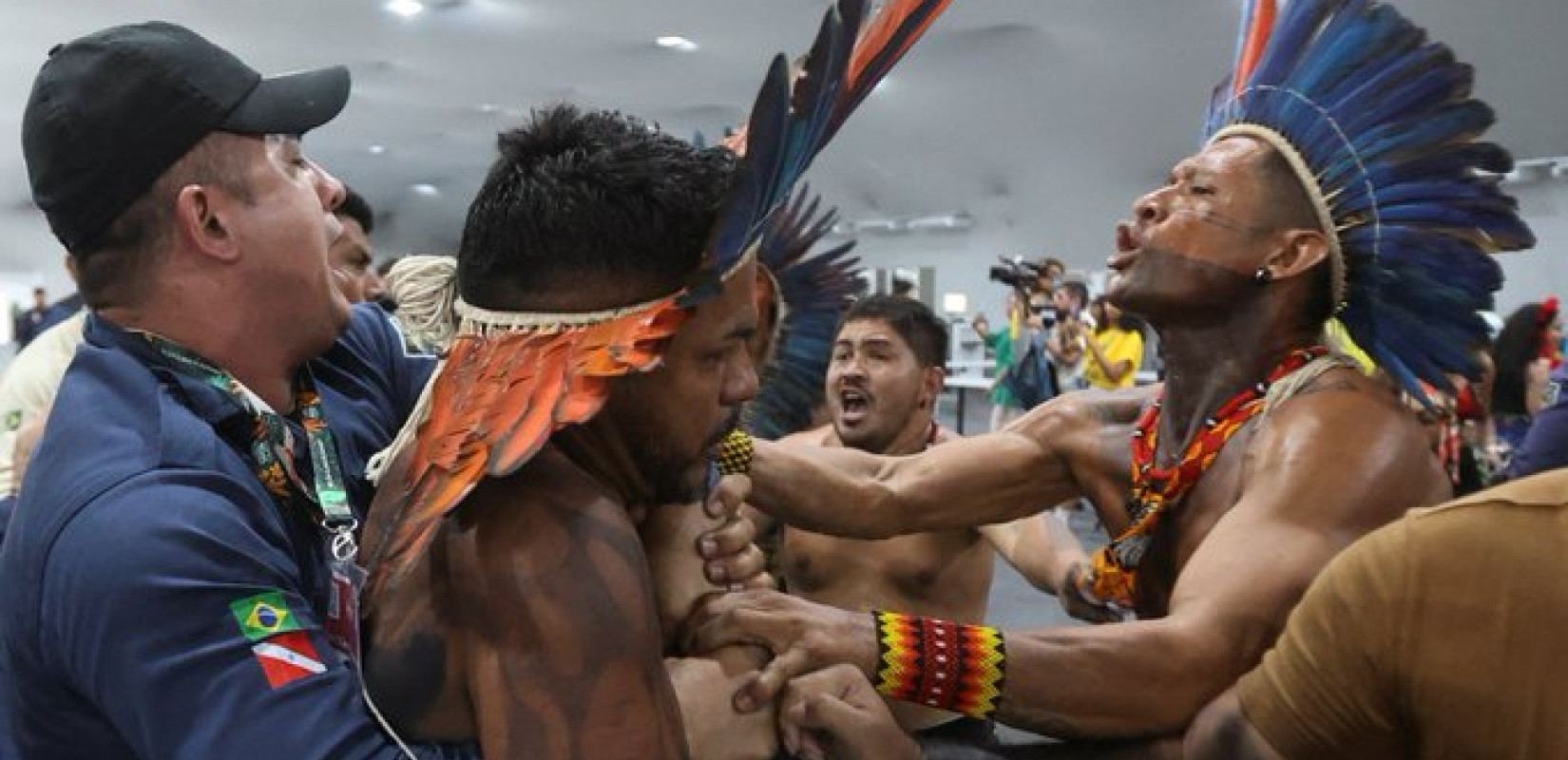 COP30: Εισβολή διαδηλωτών και τραυματίες στη Διάσκεψη του ΟΗΕ για το Κλίμα στη Βραζιλία (βίντεο)