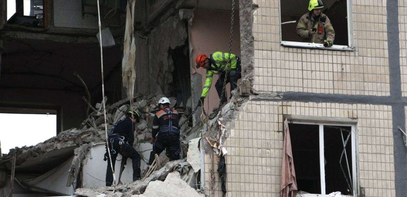 Ουκρανία: Πέντε άμαχοι νεκροί από ρωσικό πύραυλο στο Ντνίπρο