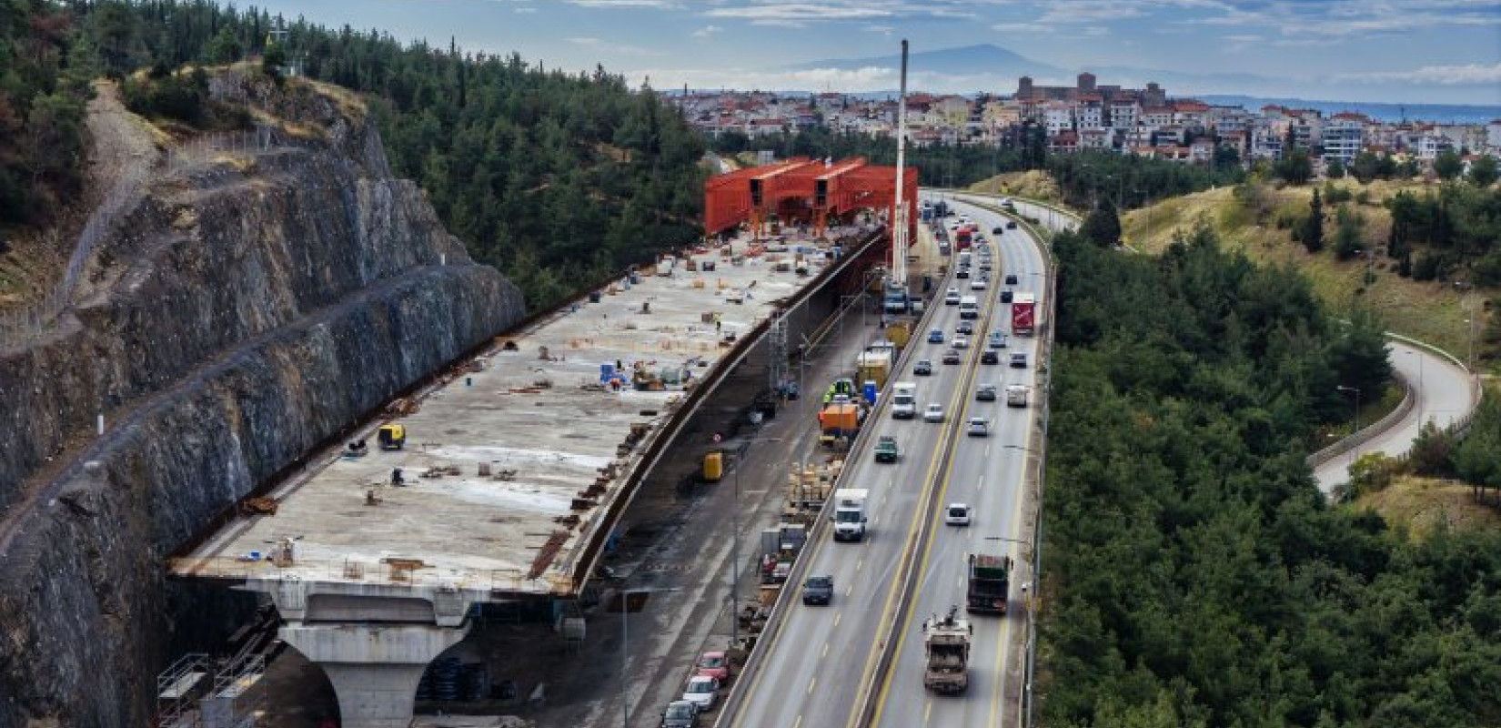 Flyover Θεσσαλονίκης: Η πρόοδος των έργων και οι αλλαγές στην Περιφερειακή Οδό μέσα από αεροφωτογραφίες