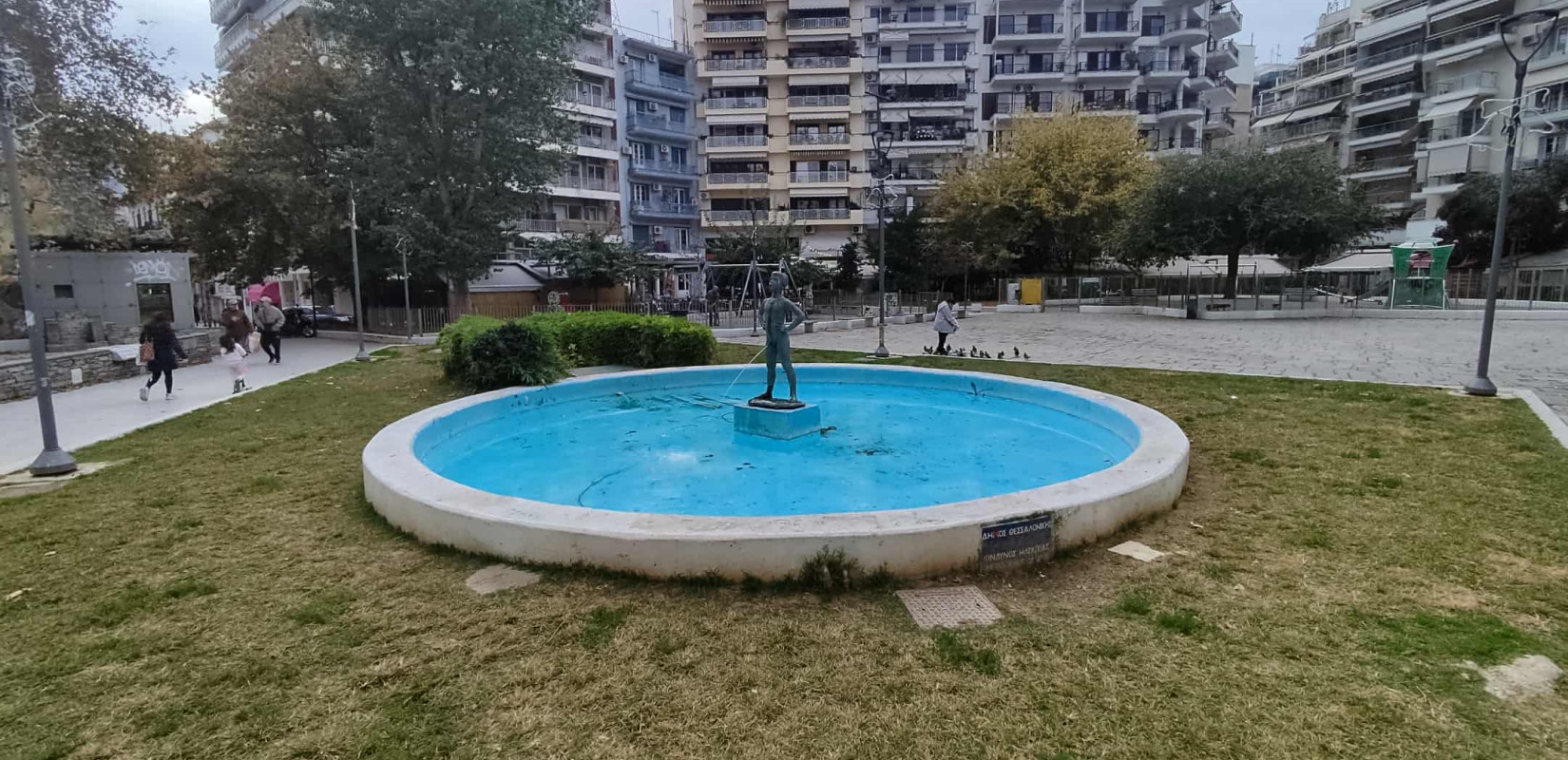 Θεσσαλονίκη: Νέα όψη για το σιντριβάνι της πλατείας Ναυαρίνου - Επιστρέφει το «Αγόρι που Σφυρίζει»