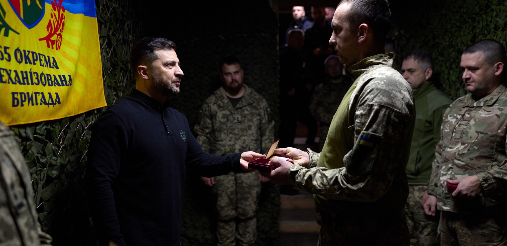 Τα στρατεύματα στην Ζαμπορίζια επισκέφθηκε ο Ζελένσκι