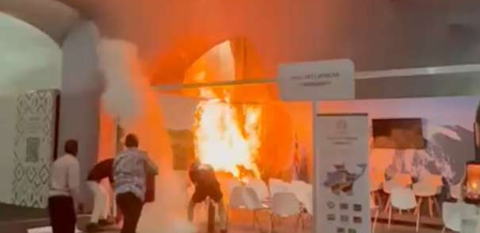 Φωτιά ξέσπασε σε περίπτερο της διάσκεψης του ΟΗΕ για το περιβάλλον (βίντεο)