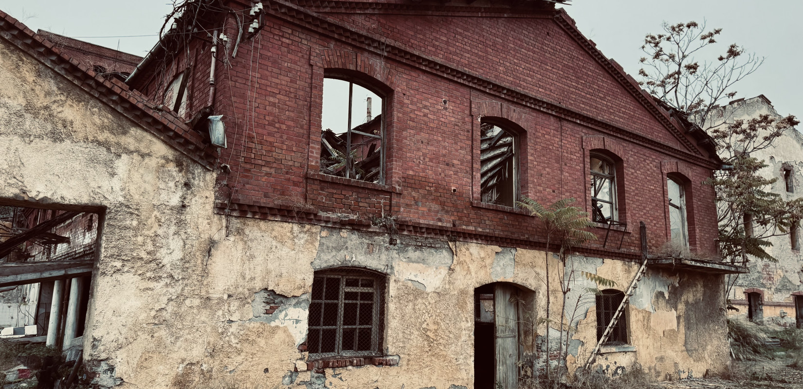 ΦΙΞ Αθήνας και Θεσσαλονίκης: Μια παράλληλη ιστορία βιομηχανικών κτιρίων