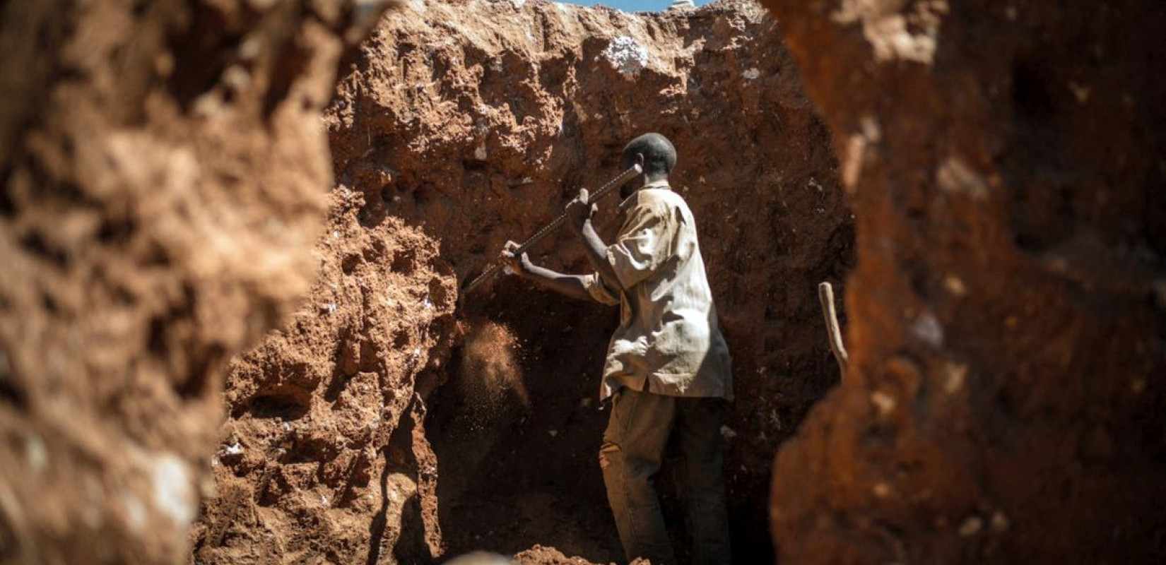 Φωτογραφία αρχείου από μεταλλωρύχο στο Κονγκό - Πηγή: https://www.newvision.co.ug/category/world/dr-congo-mine-collapse-kills-at-least-32-NV_222738