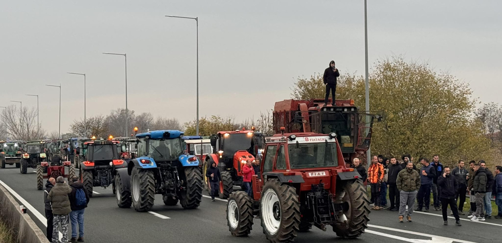 Αγρότες: Σκληραίνει η αντιπαράθεση με την κυβέρνηση - Κρίσιμη η επόμενη εβδομάδα για την κλιμάκωση των μπλόκων