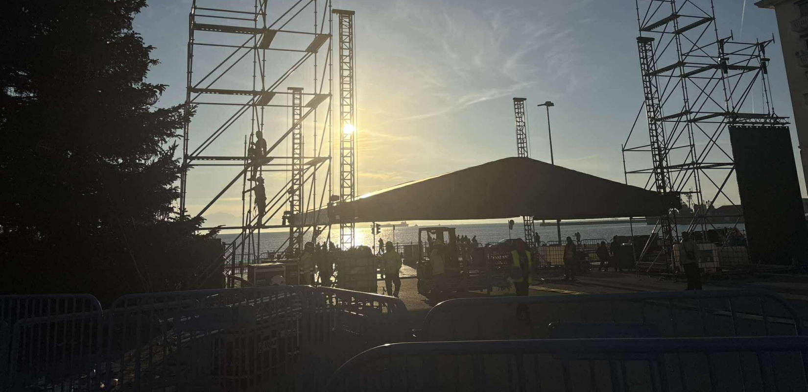 Θεσσαλονίκη: Στήνεται η εξέδρα για την συναυλία του Αντώνη Ρέμου στην πλατεία Αριστοτέλους - Δείτε φωτογραφίες