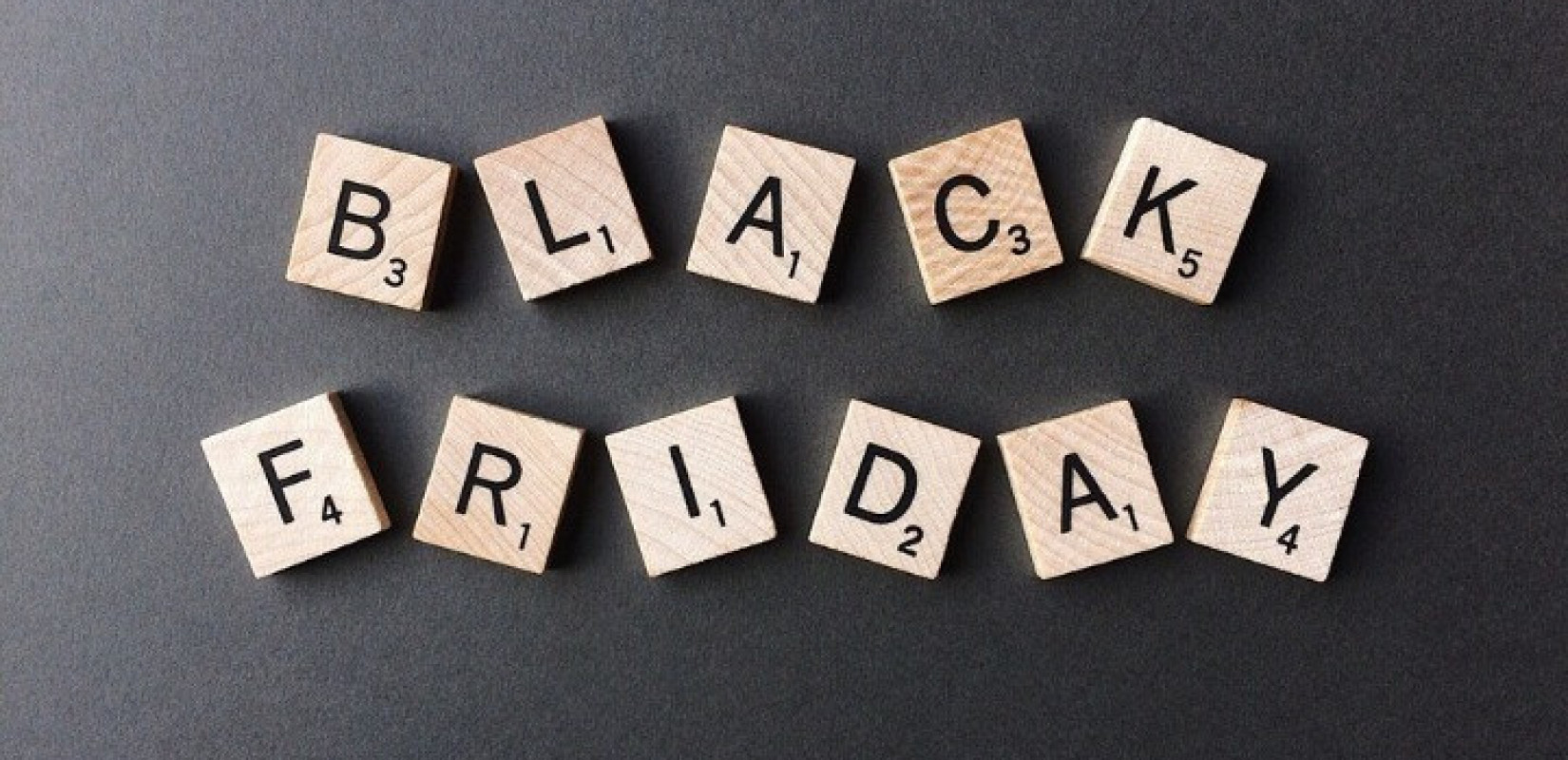ΗΠΑ - Black Friday: Περισσότεροι καταναλωτές, λιγότερα δολάρια