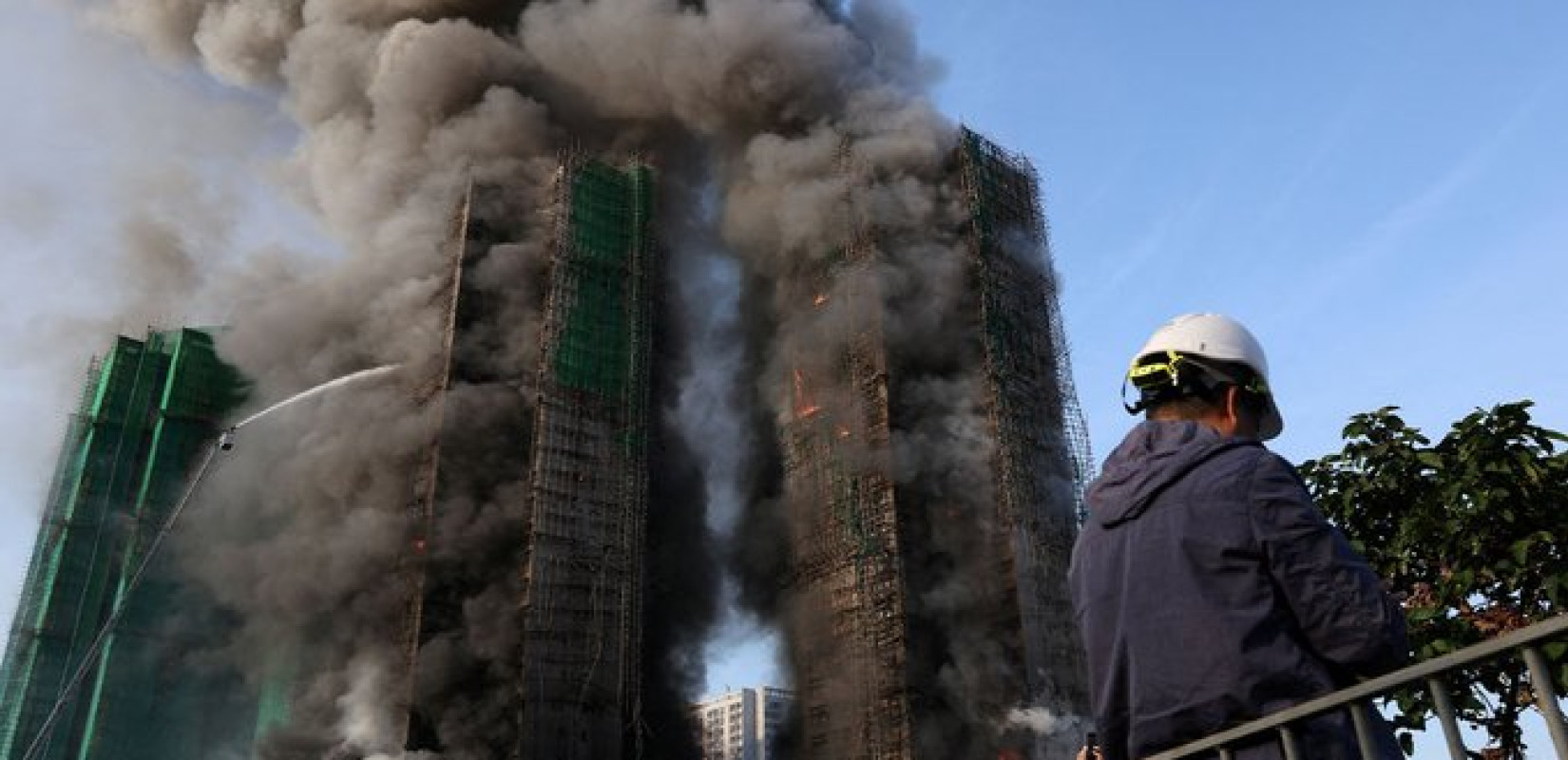 Ξεπέρασαν τους 100 οι νεκροί στο Χονγκ Κονγκ από την φονική πυρκαγιά σε ουρανοξύστη - Δεκάδες τραυματίες και αγνοούμενοι