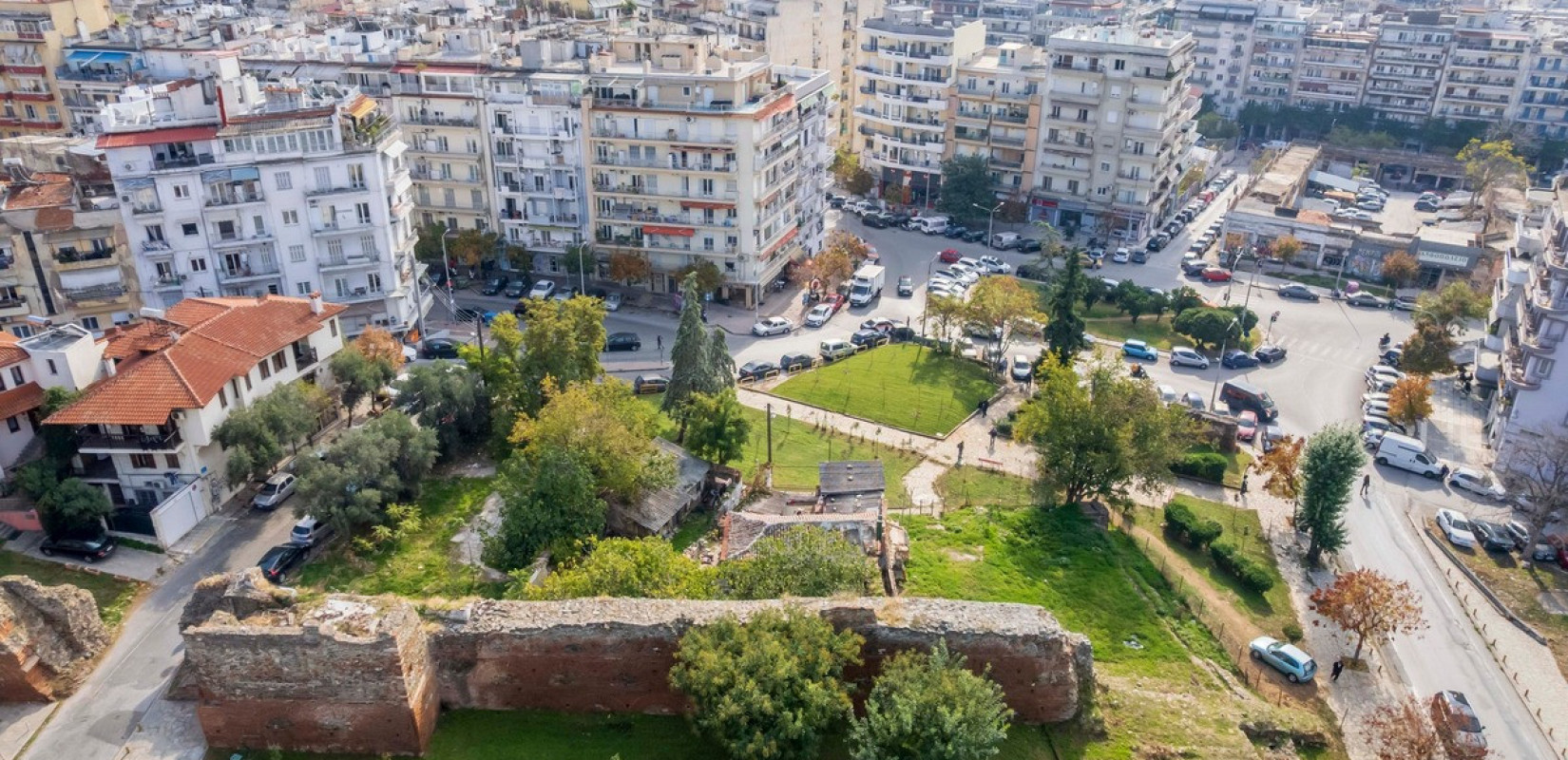 Δήμος Θεσσαλονίκης: «Φιλί ζωής» σε οκτώ ξεχασμένα πάρκα