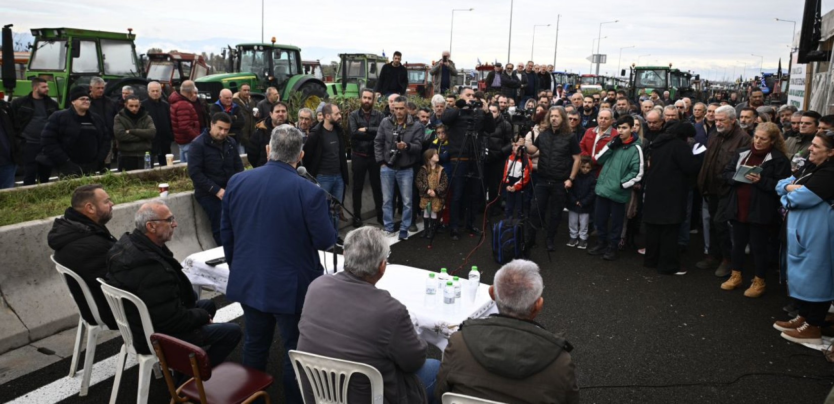 Στο μπλόκο της Καρδίτσας σήμερα ο Δ. Κουτσούμπας - Φωτογραφία Eurokinissi.gr