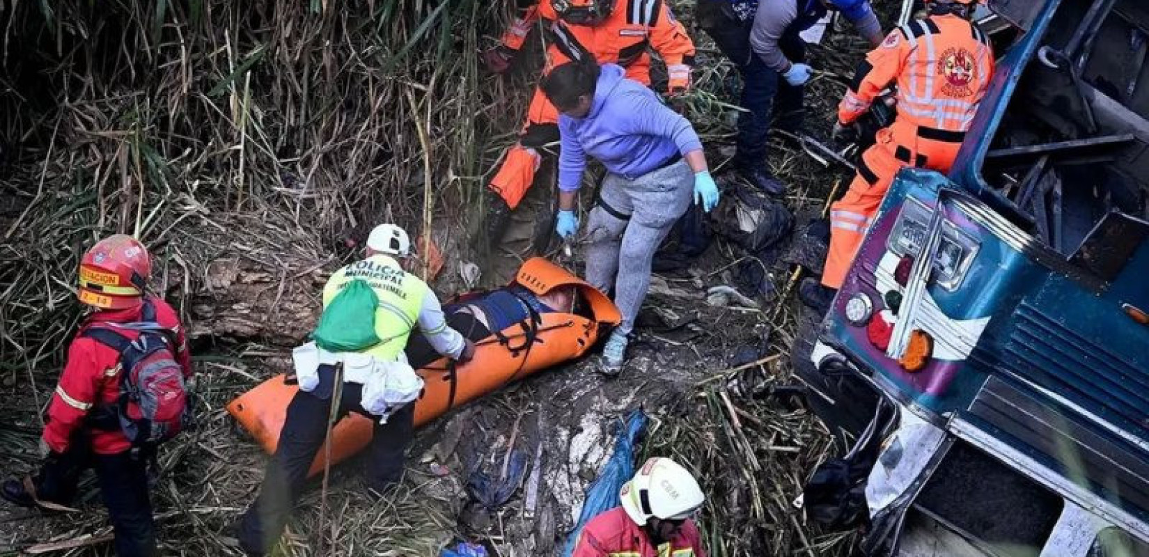 Τραγωδία στην Κολομβία: Λεωφορείο έπεσε σε χαράδρα - 17 νεκροί, ανάμεσά τους μαθητές λυκείου