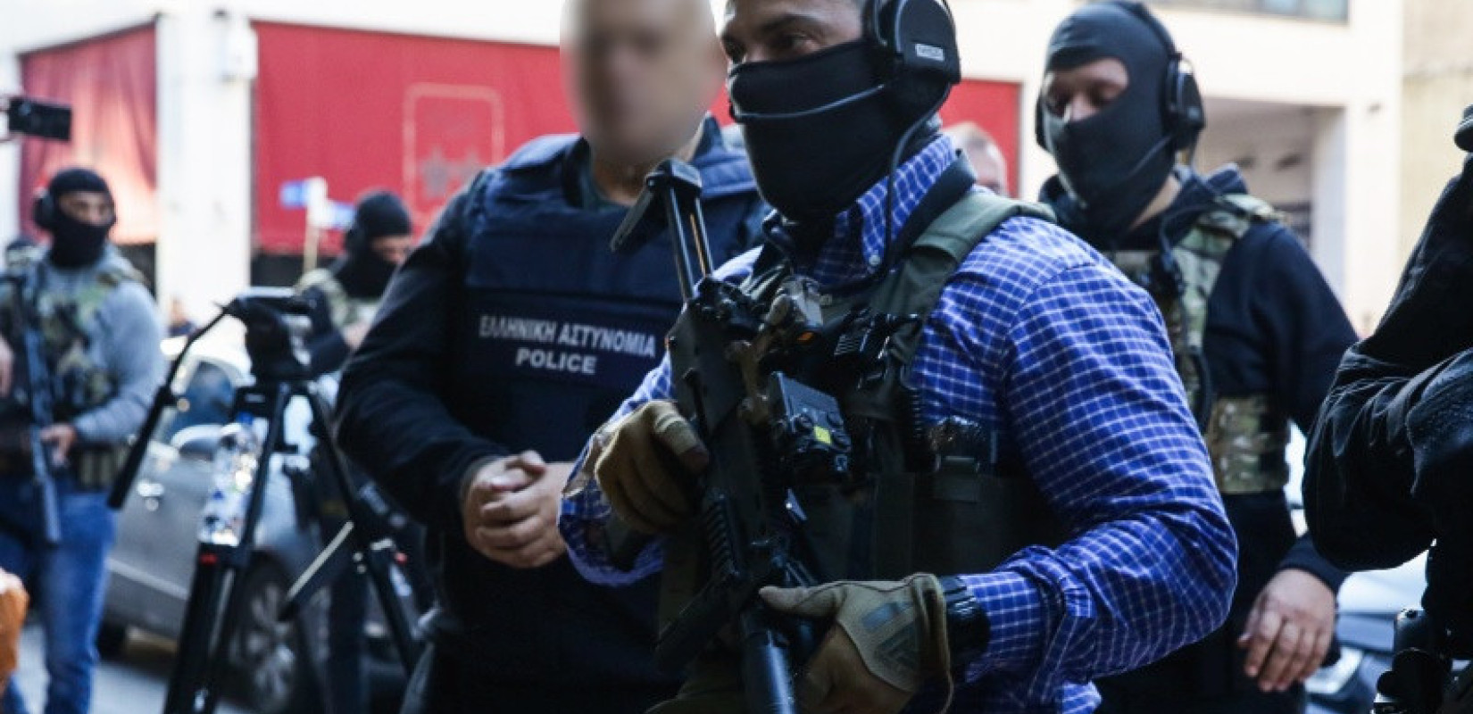 Στην εισαγγελεία Πειραιά ο «Έλληνας Εσκομπάρ» και οι 4 συλληφθέντες για το φορτίο κοκαΐνης